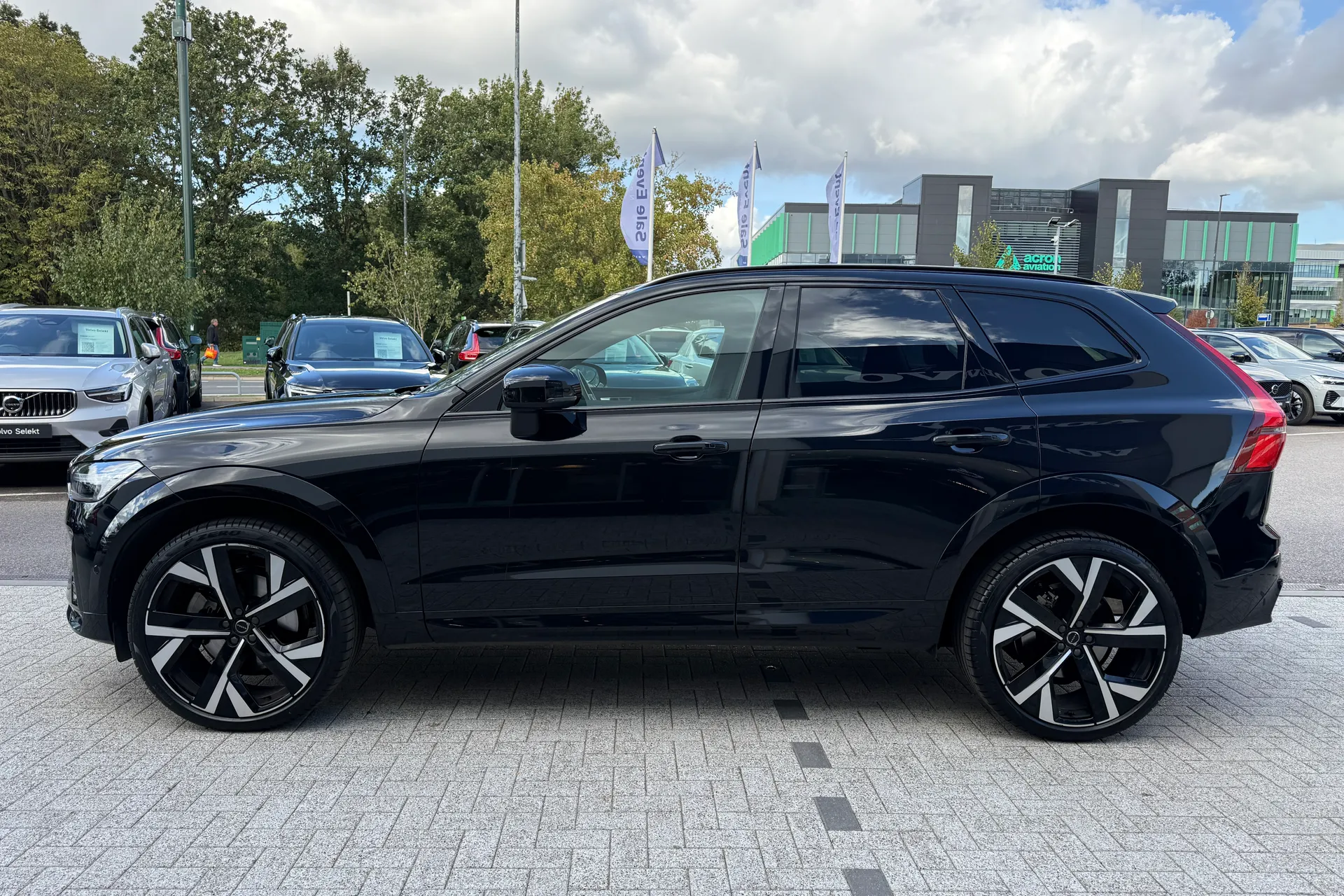 Volvo XC60 thumbnail image number 11