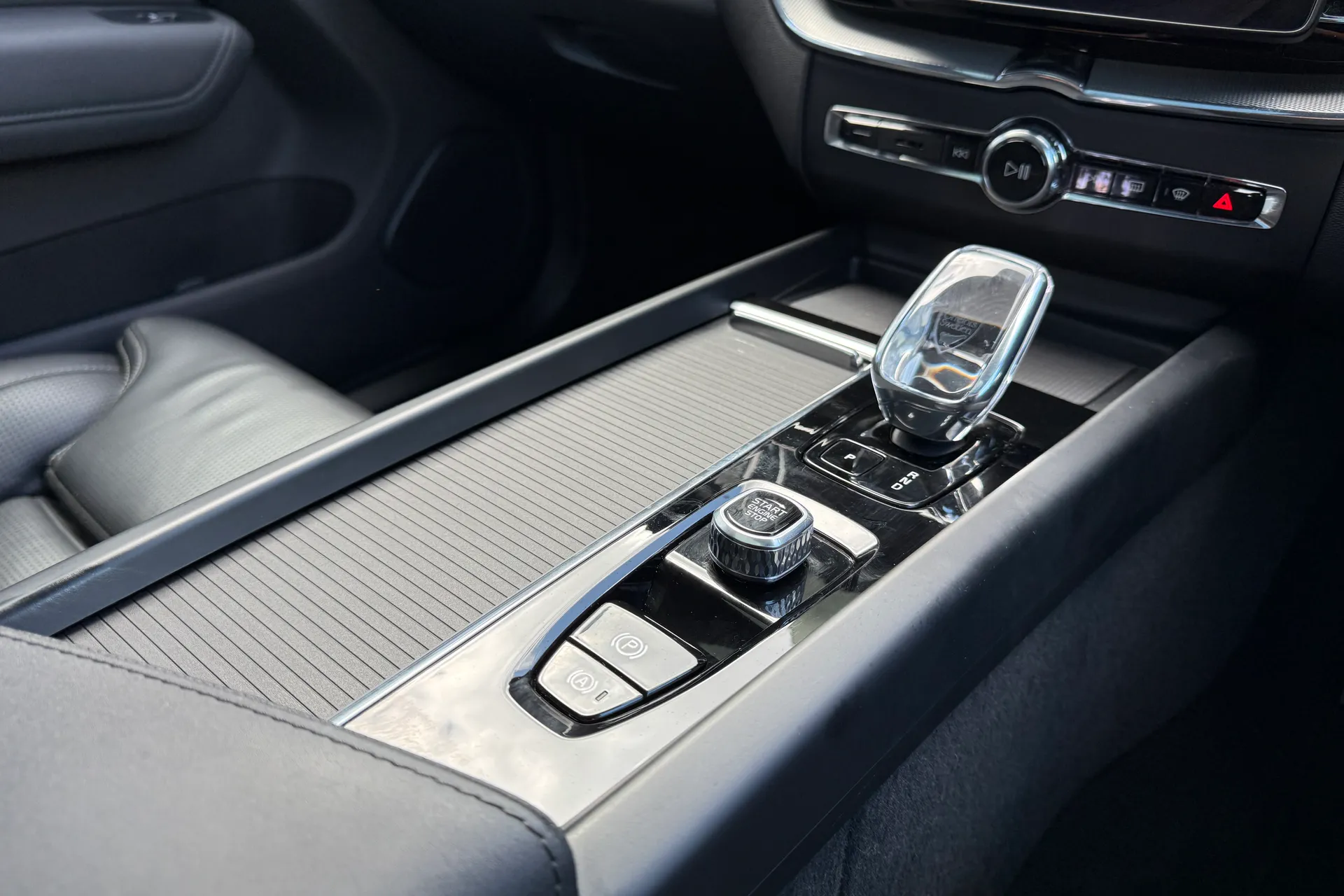 Volvo XC60 thumbnail image number 42