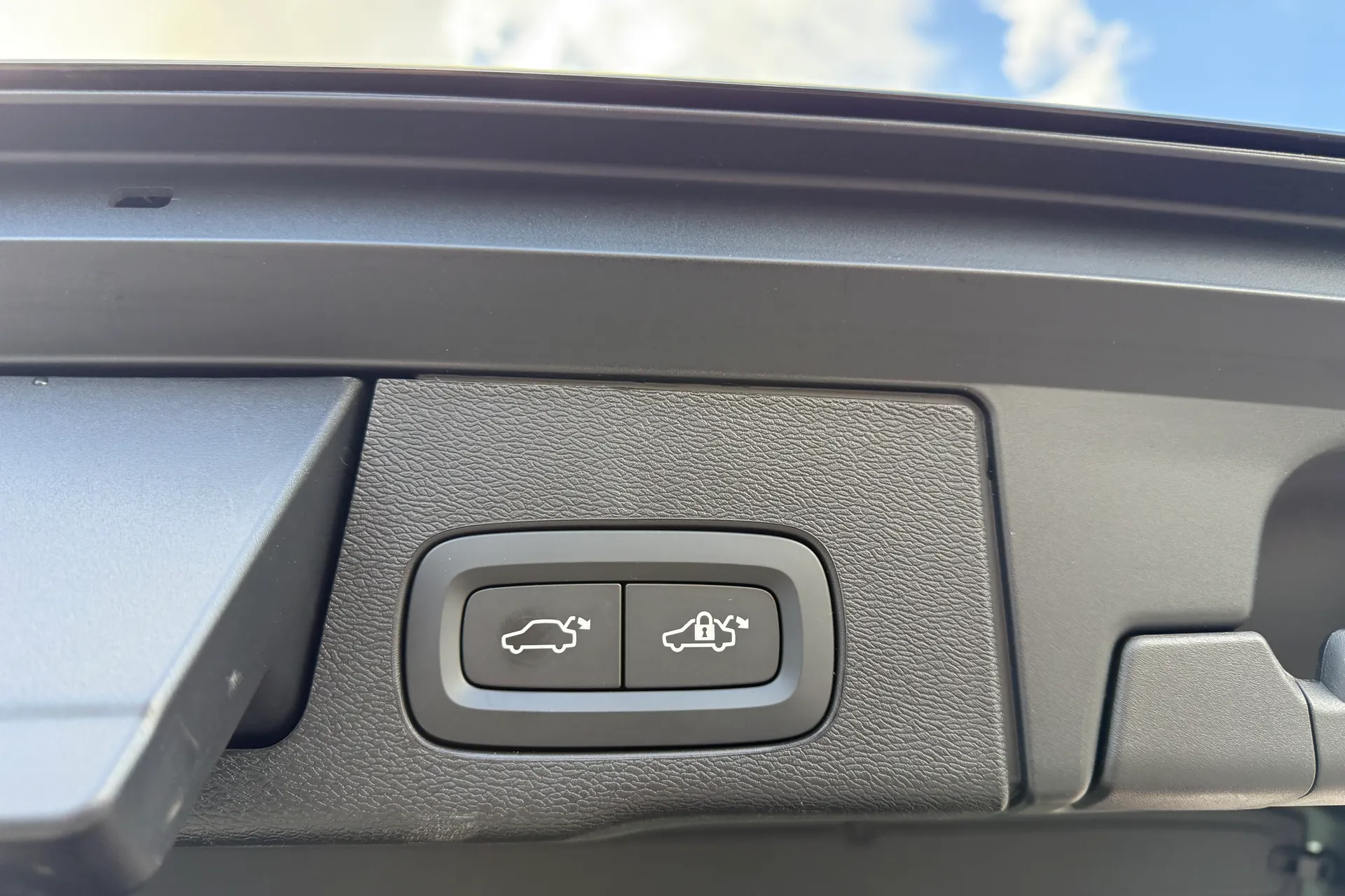Volvo XC60 thumbnail image number 20