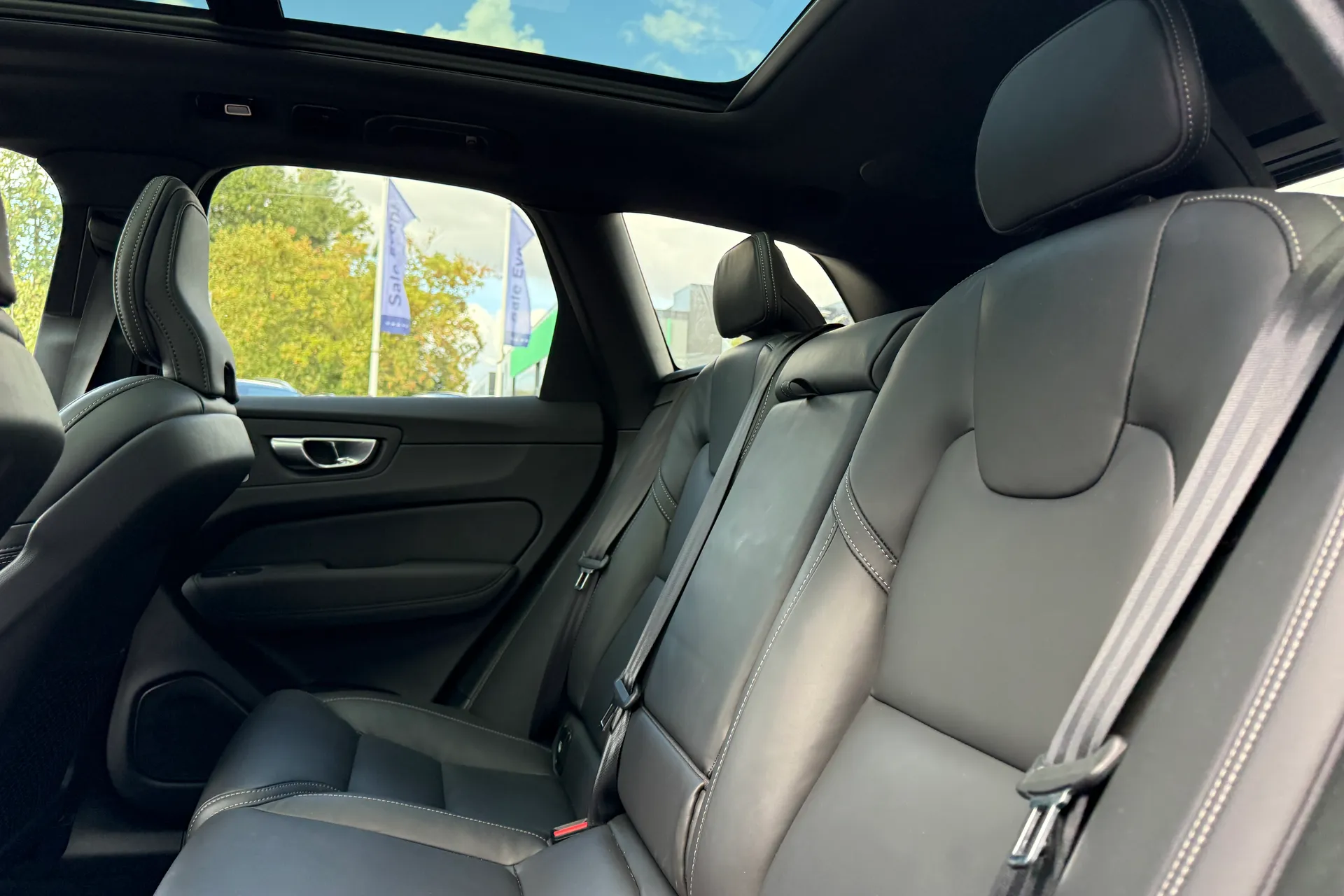 Volvo XC60 thumbnail image number 29