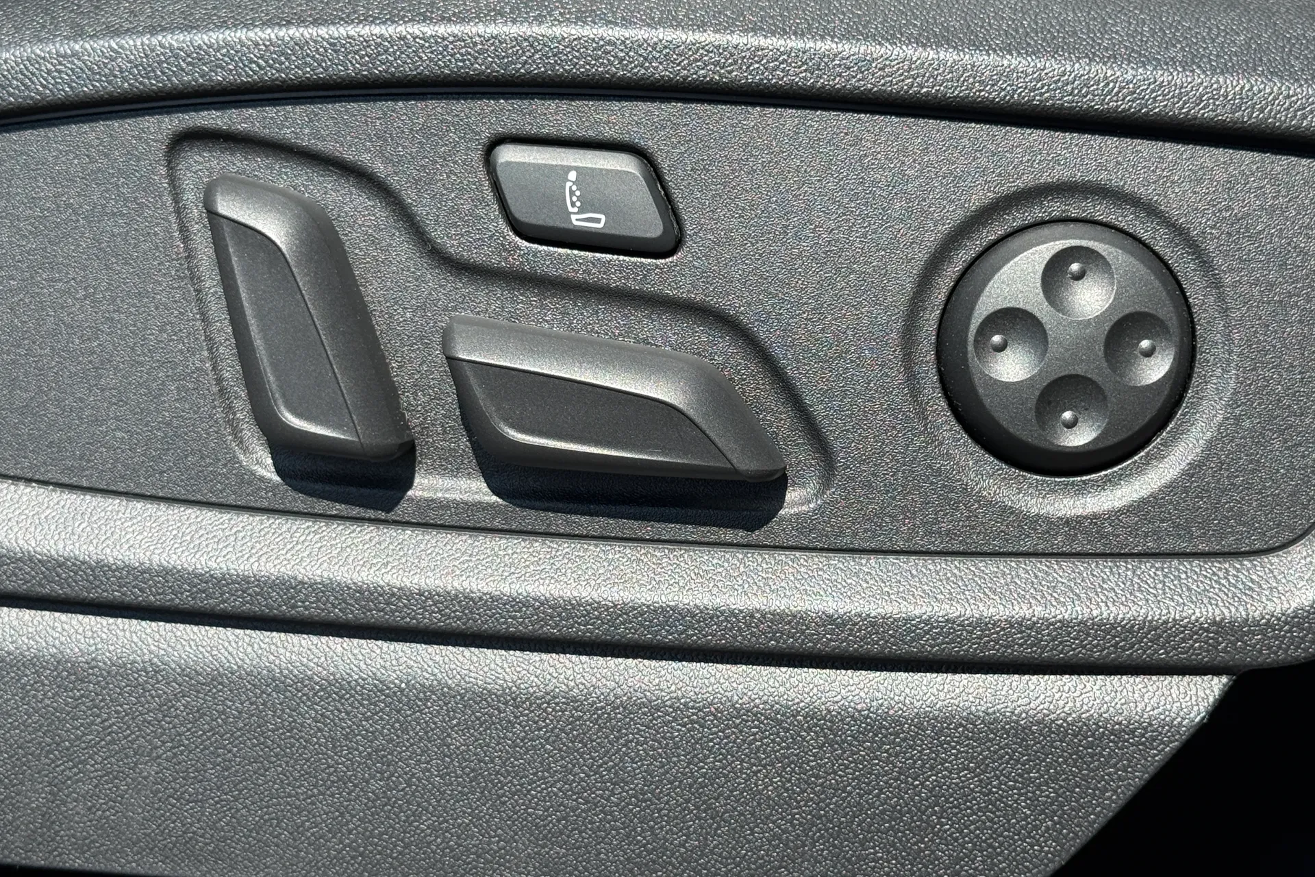Audi Q5 thumbnail image number 38