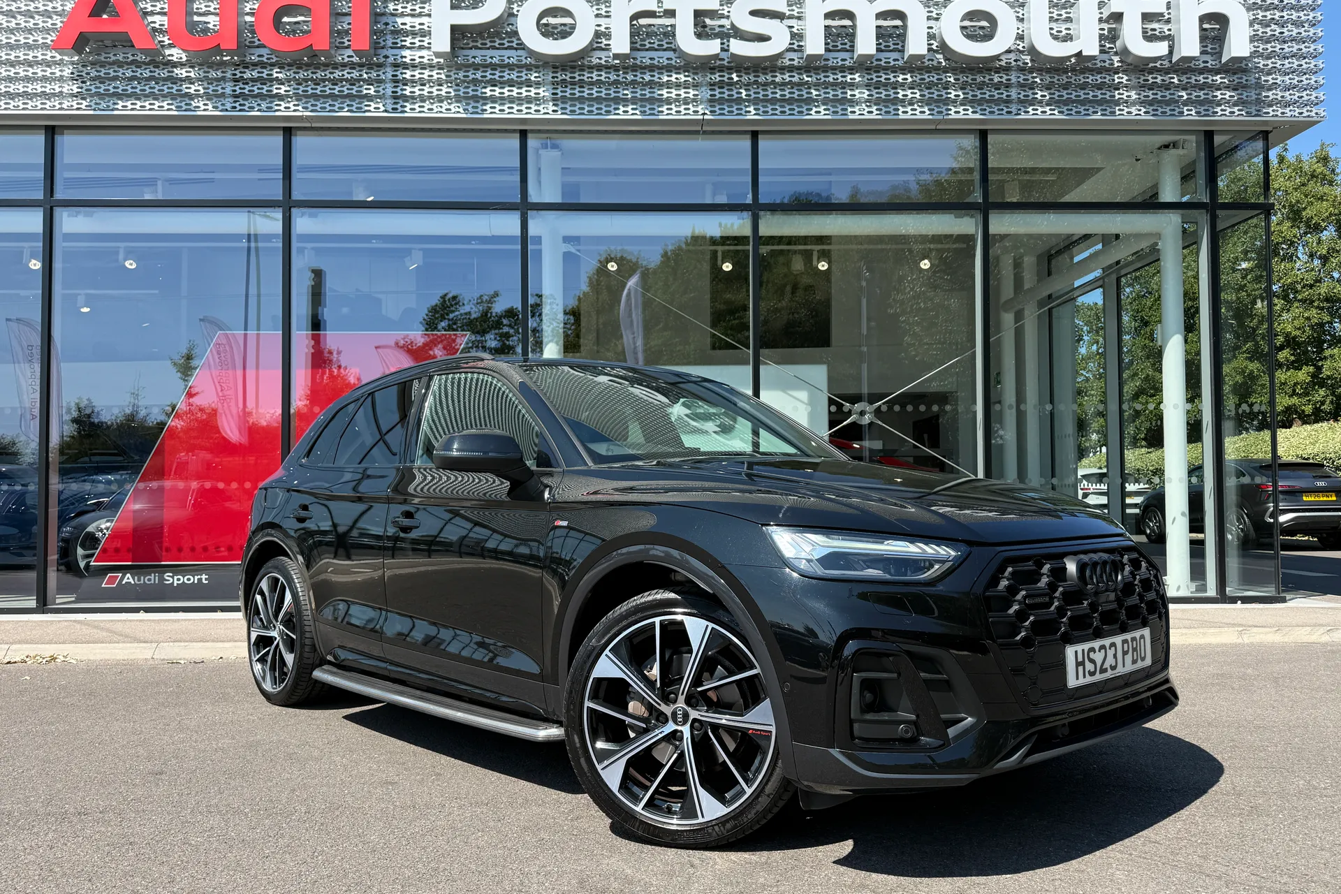Audi Q5 focused image