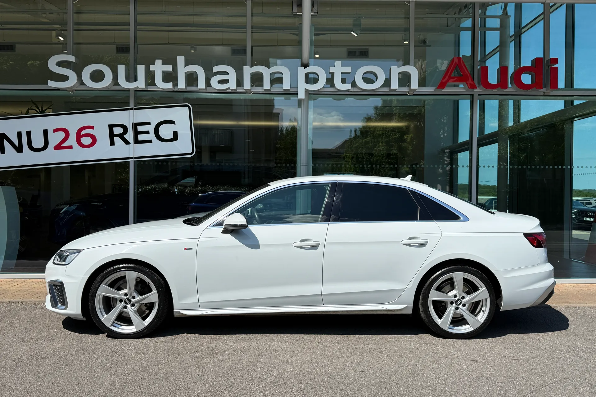 Audi A4 thumbnail image number 58