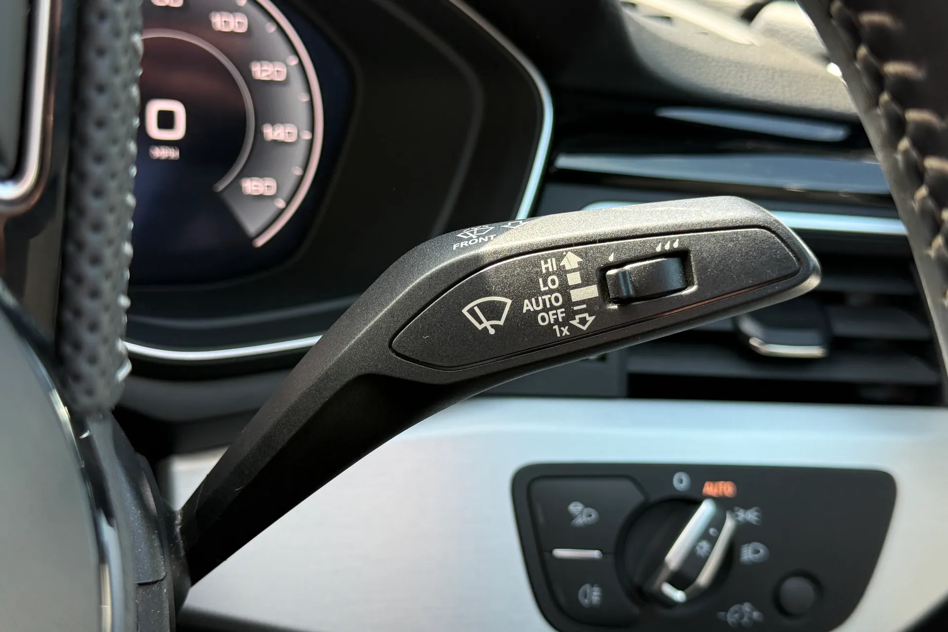 Audi A4 thumbnail image number 19