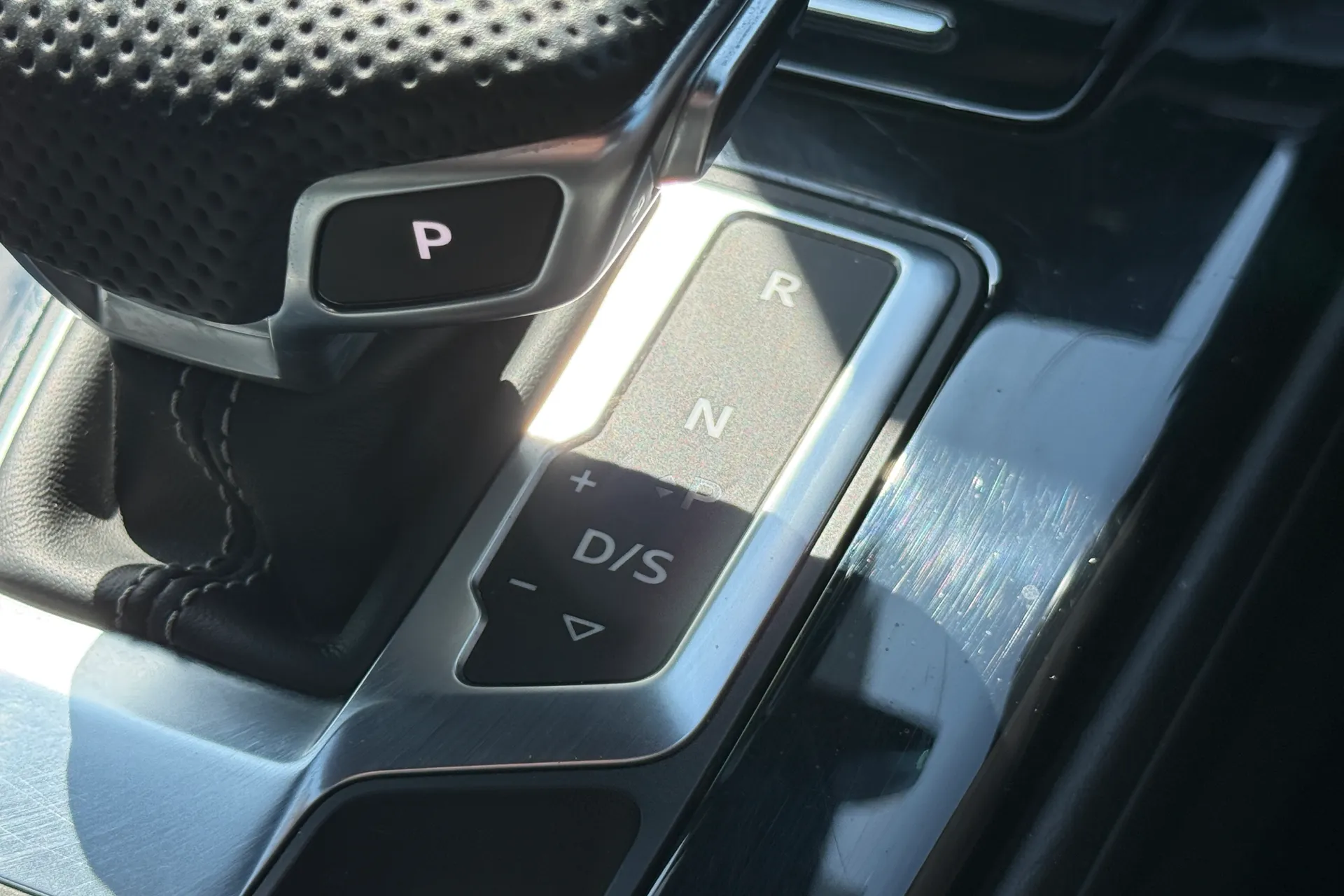 Audi A4 thumbnail image number 30