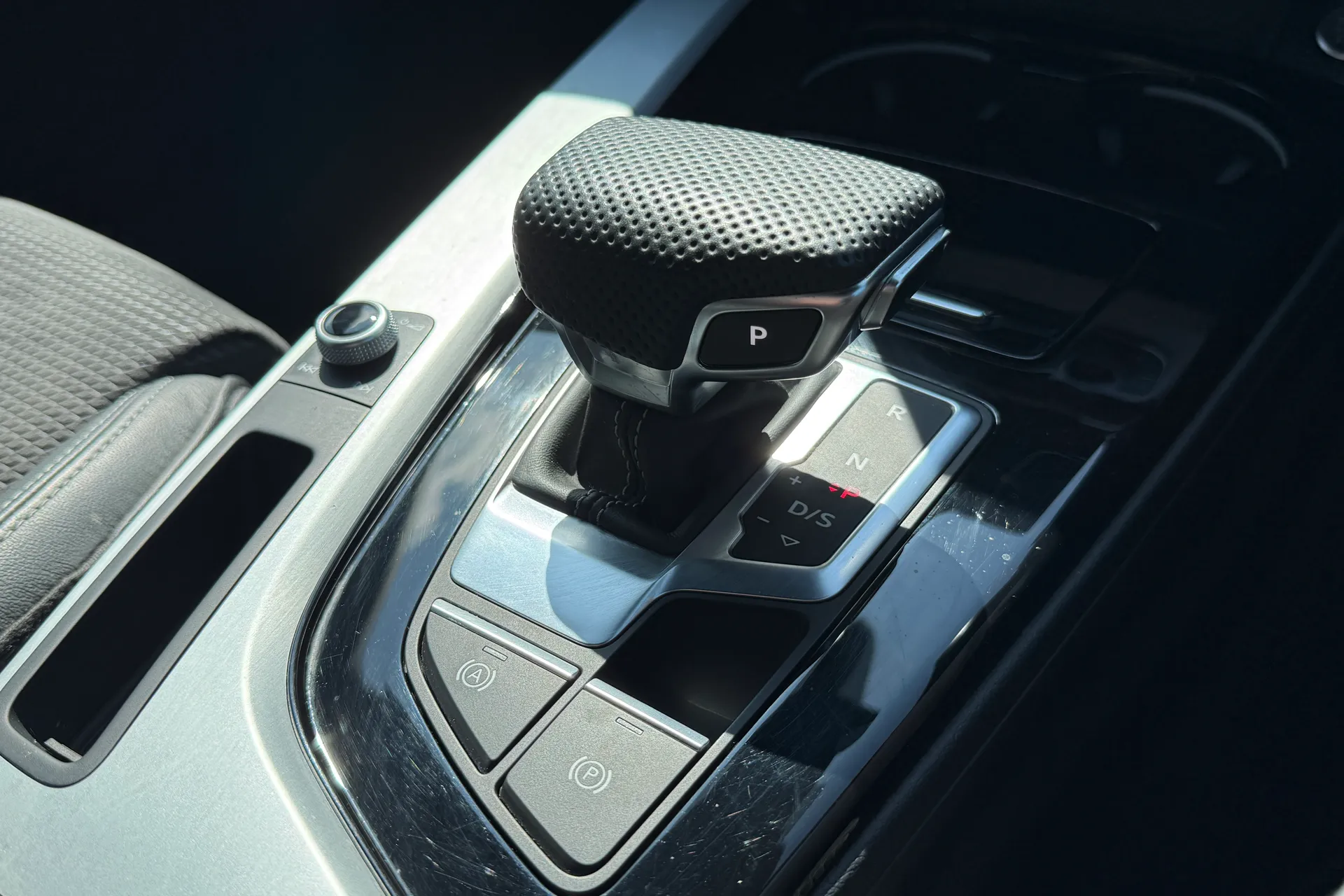 Audi A4 thumbnail image number 29