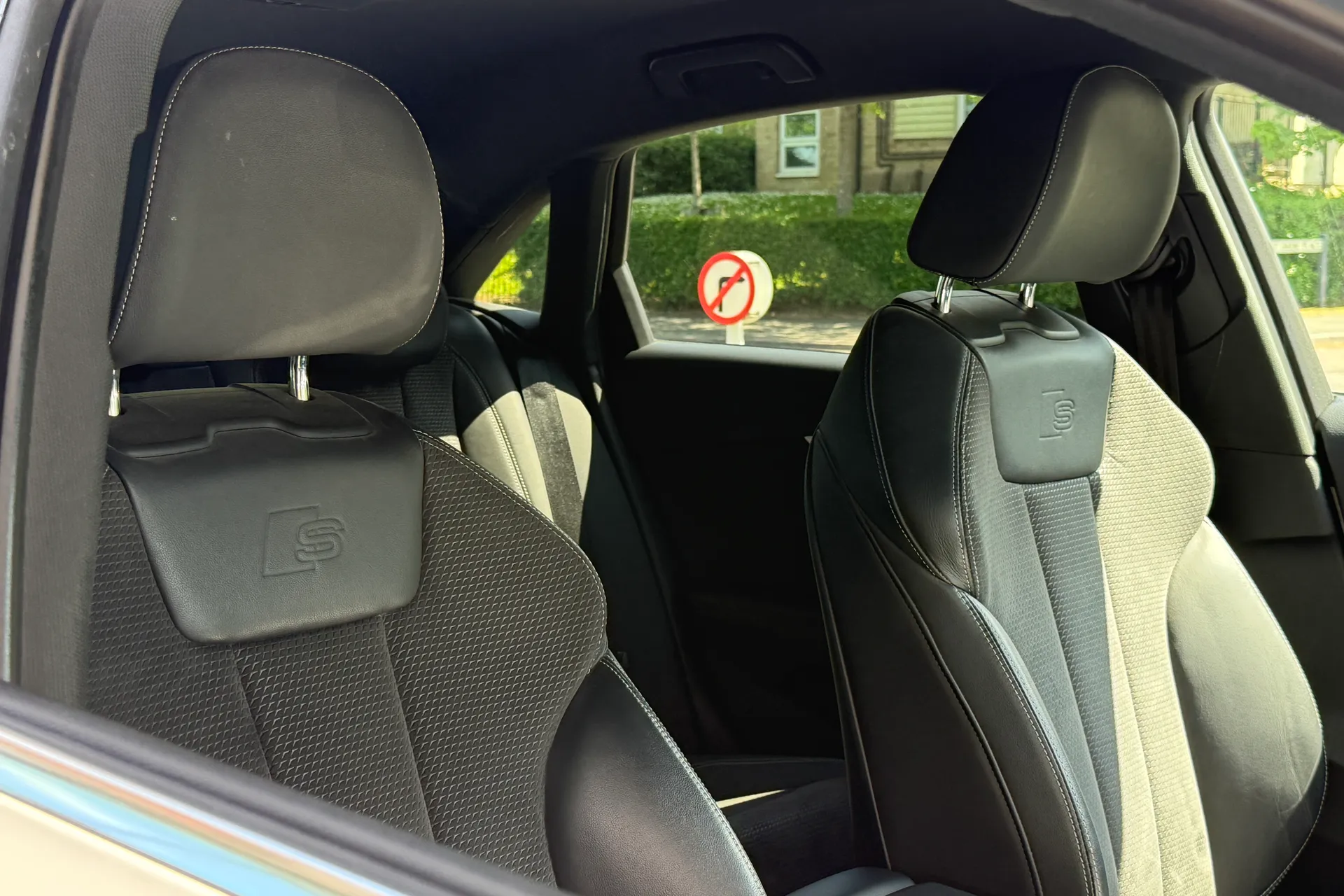 Audi A4 thumbnail image number 40