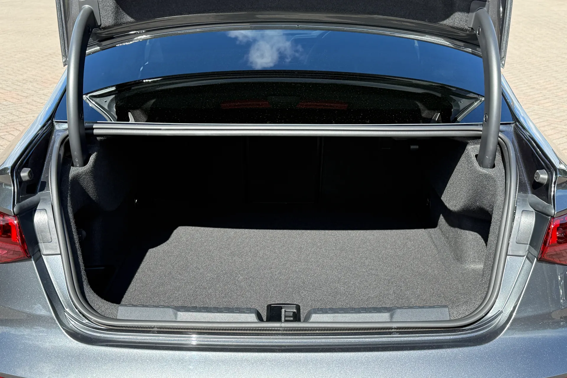 Audi RS3 thumbnail image number 39