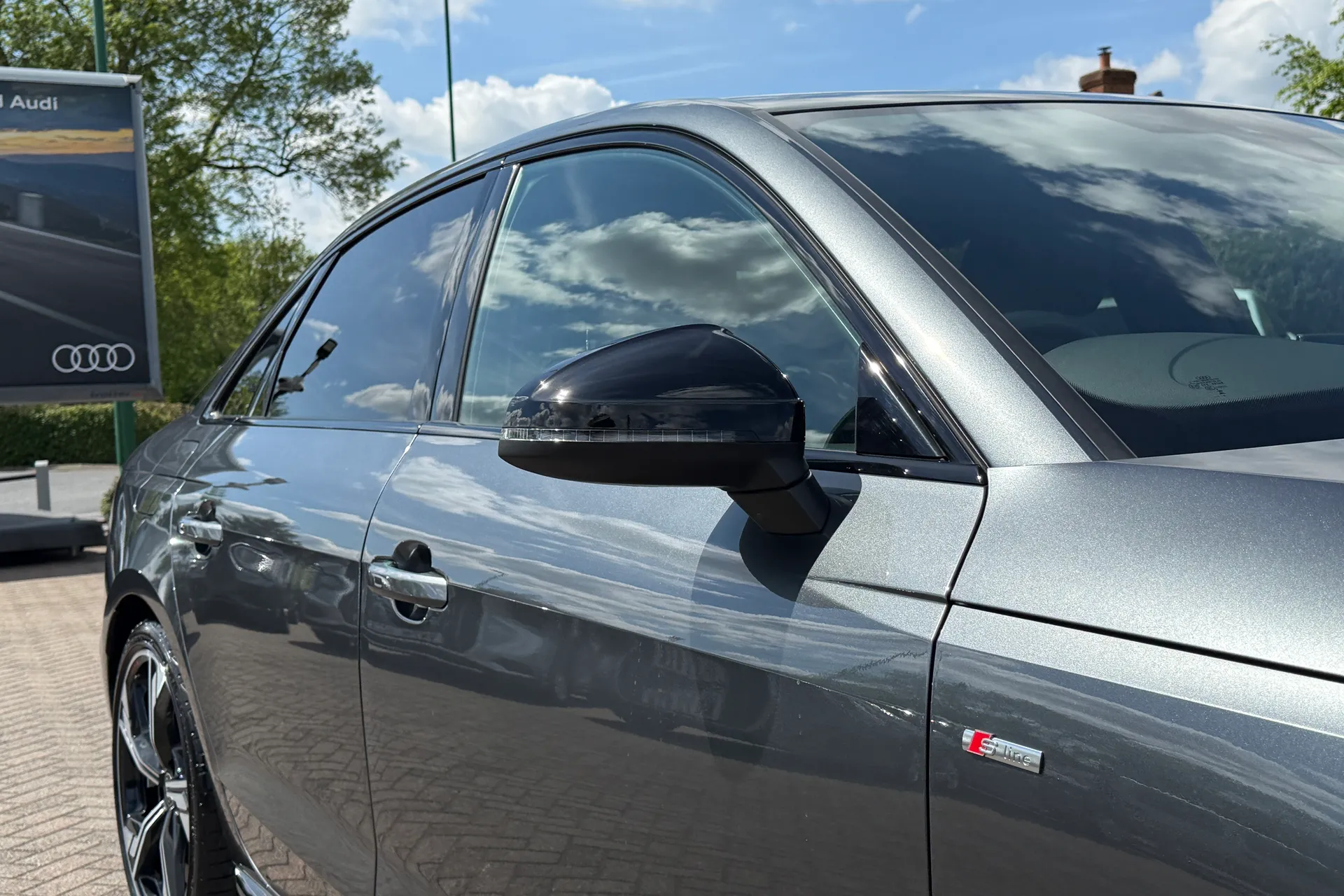 Audi A4 thumbnail image number 49
