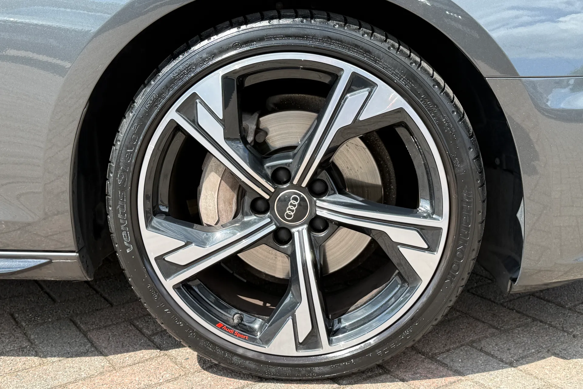 Audi A4 thumbnail image number 48
