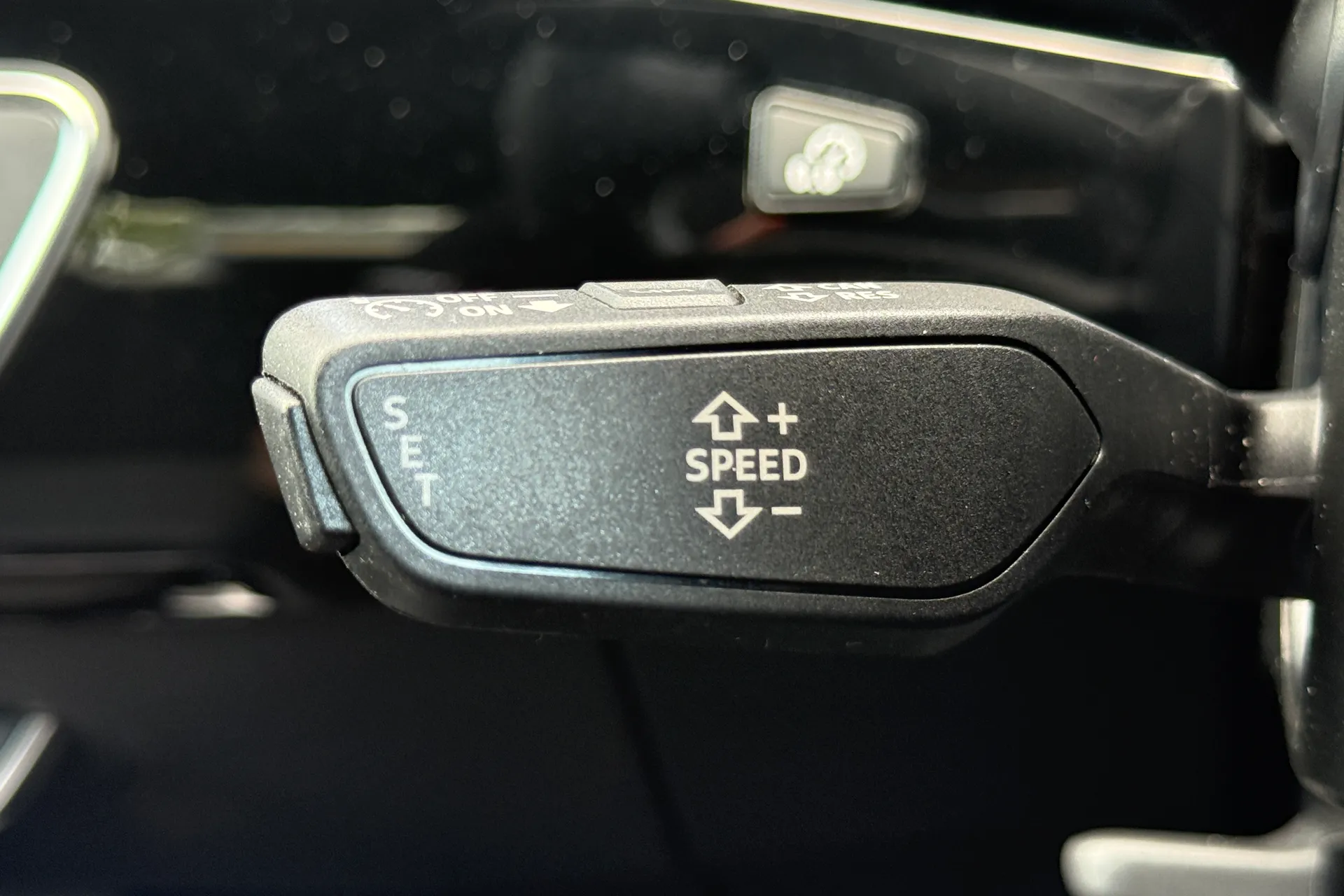 Audi A4 thumbnail image number 17