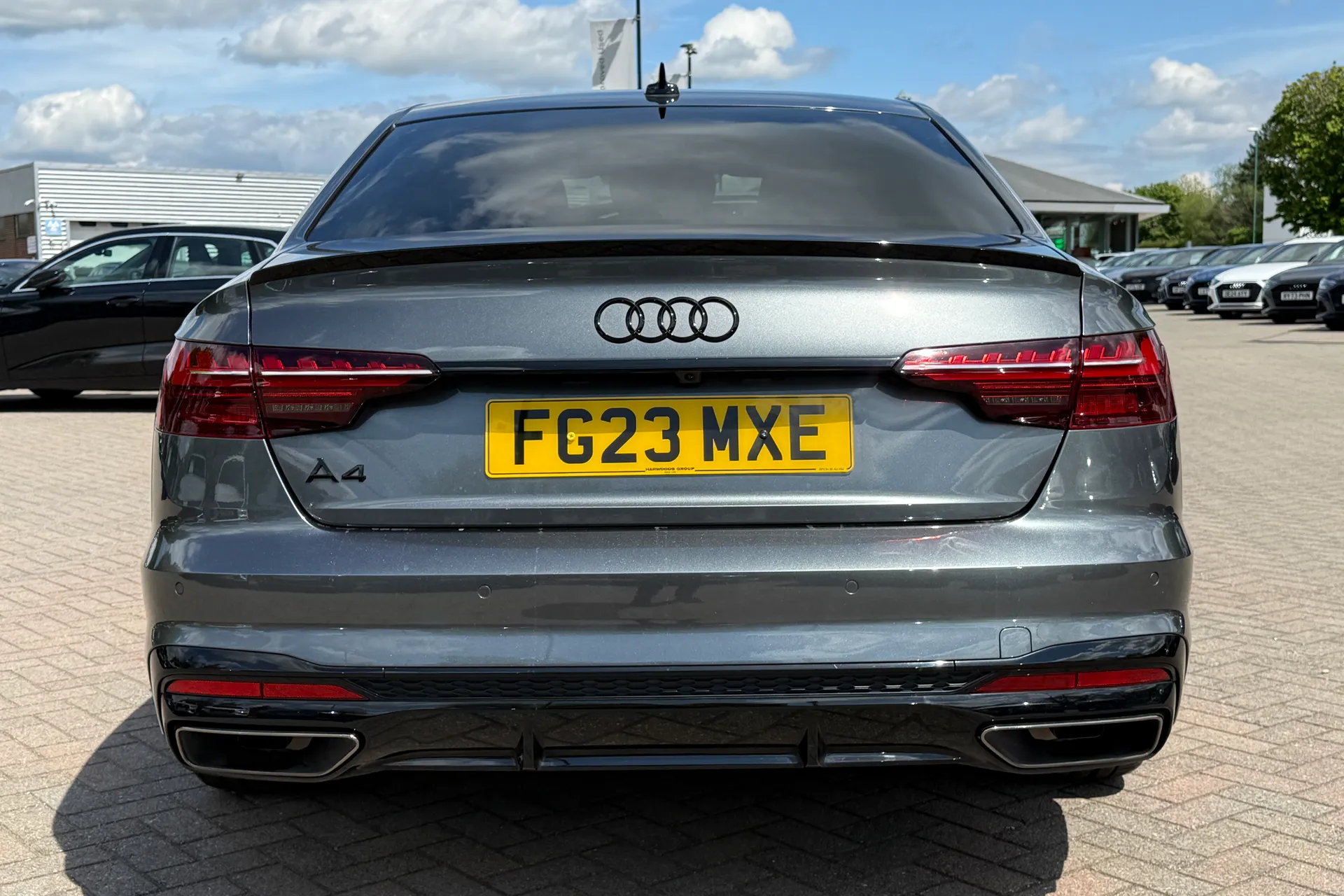 Audi A4 thumbnail image number 32
