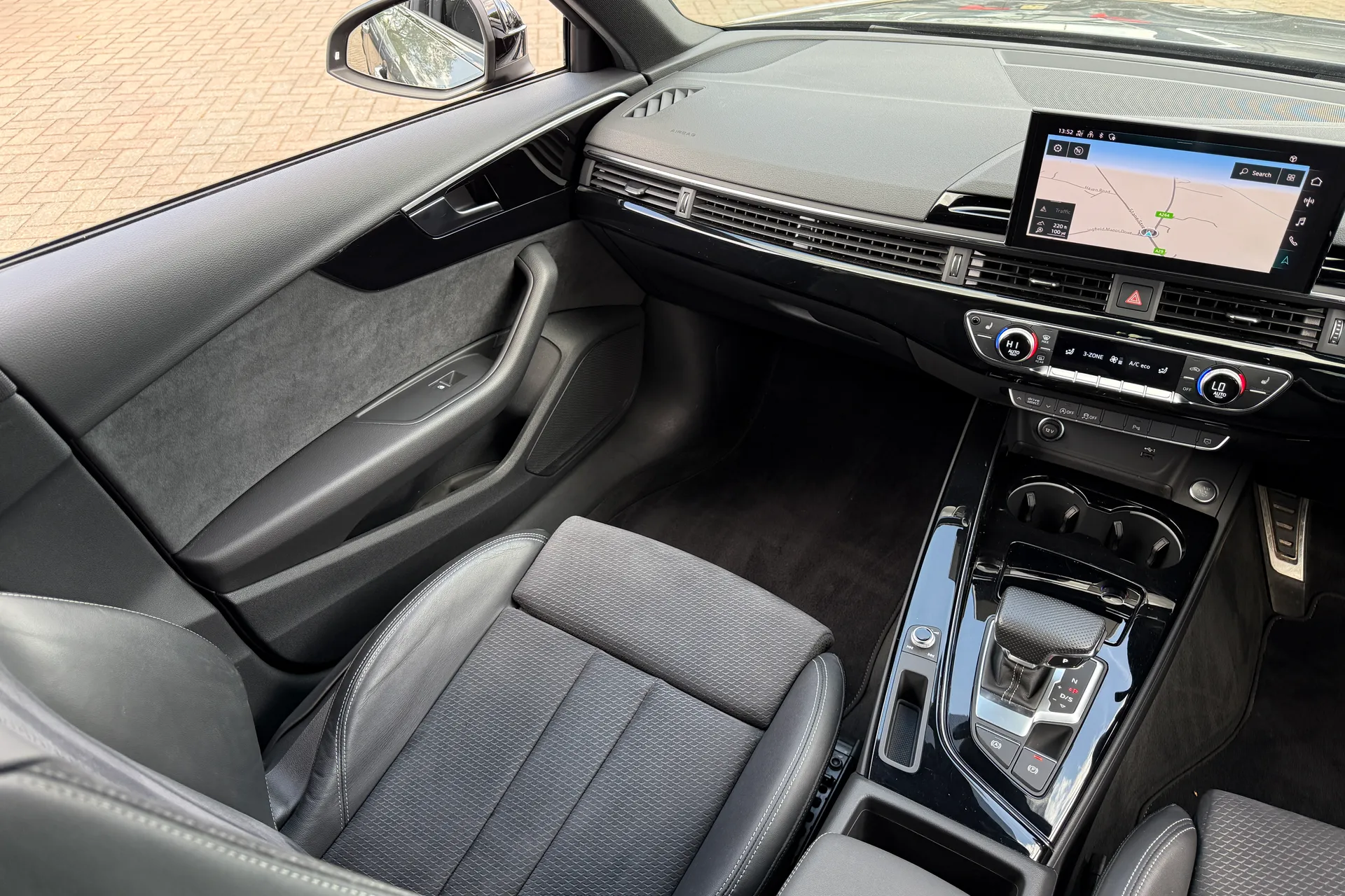 Audi A4 thumbnail image number 38