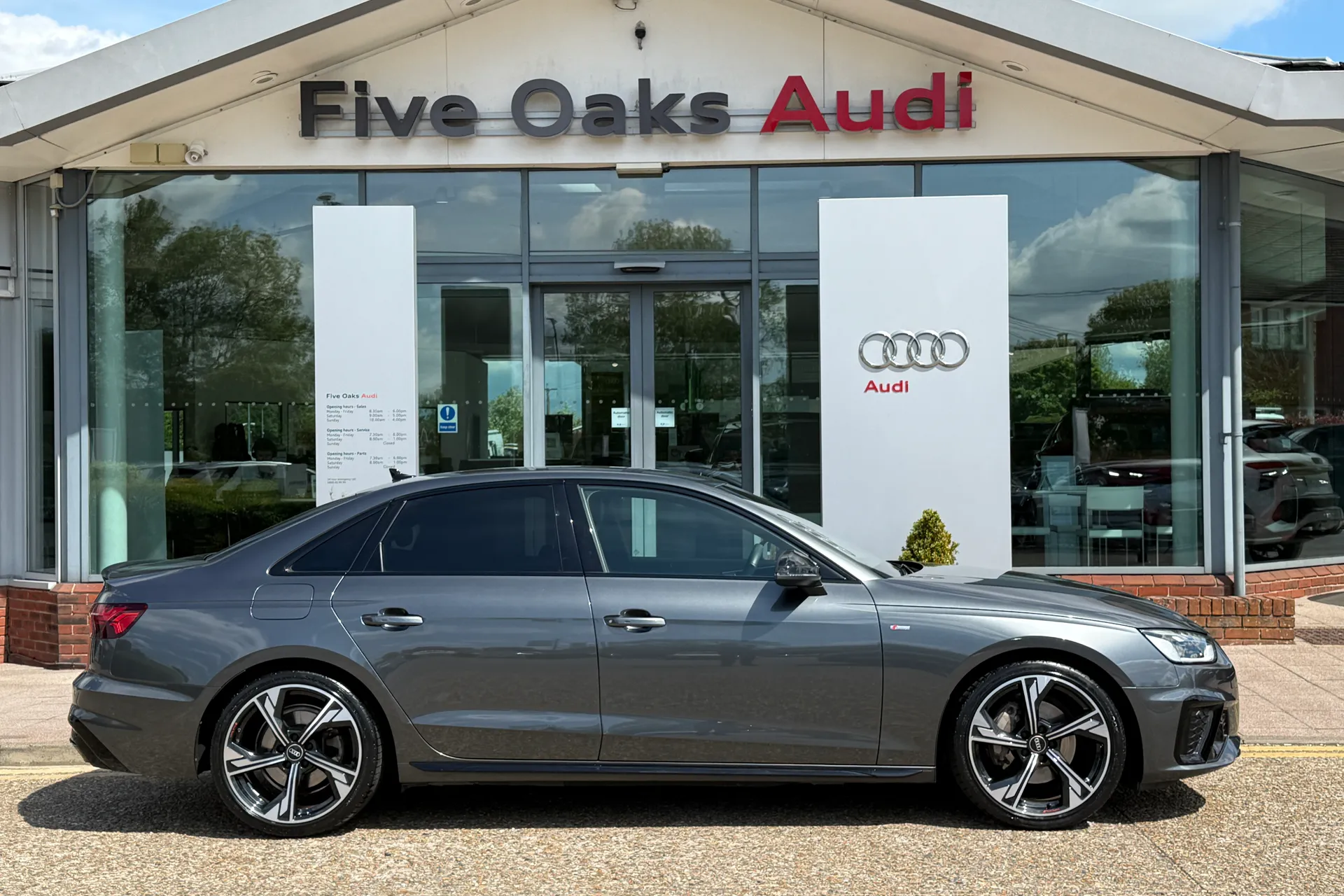 Audi A4 thumbnail image number 2