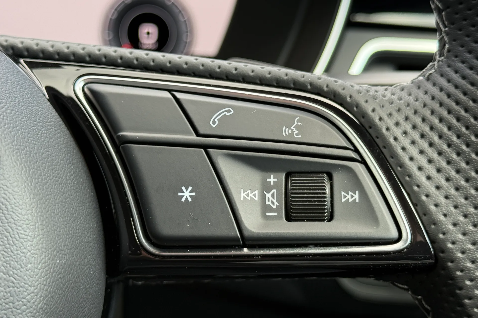 Audi A4 thumbnail image number 21