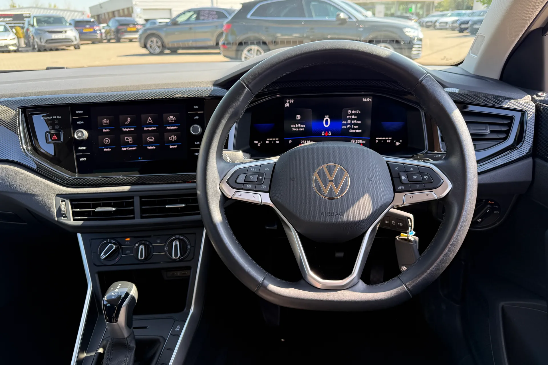 VOLKSWAGEN POLO thumbnail image number 5