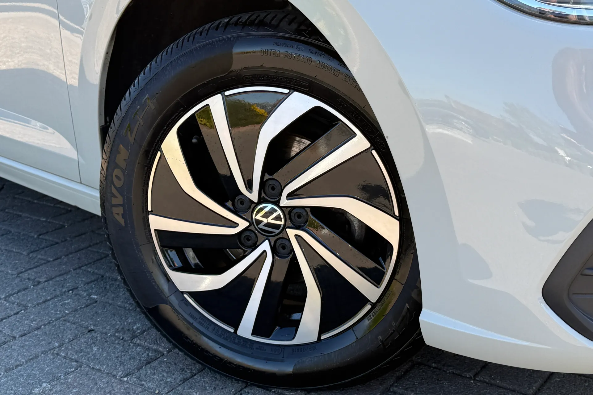 VOLKSWAGEN POLO thumbnail image number 23
