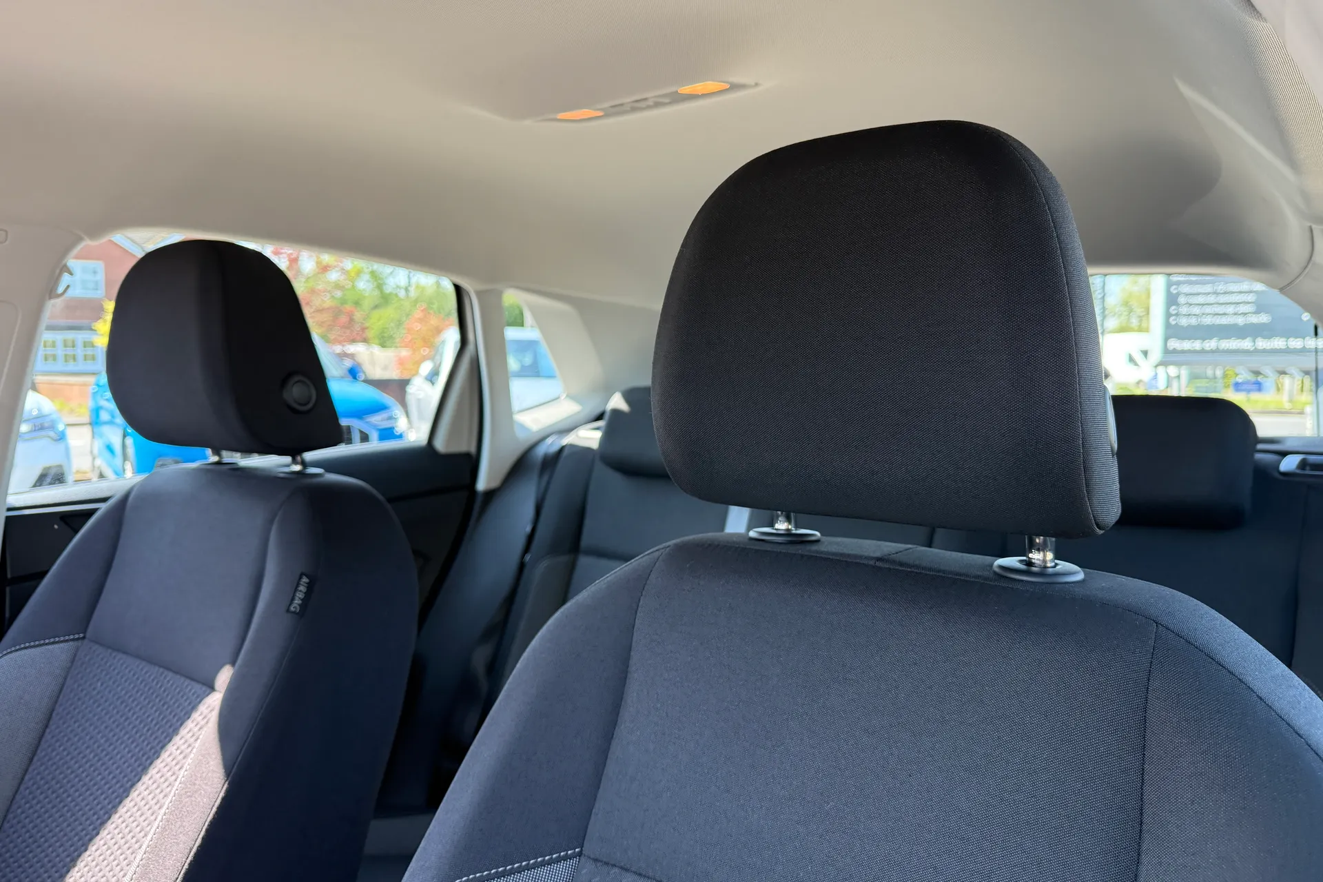 VOLKSWAGEN POLO thumbnail image number 34