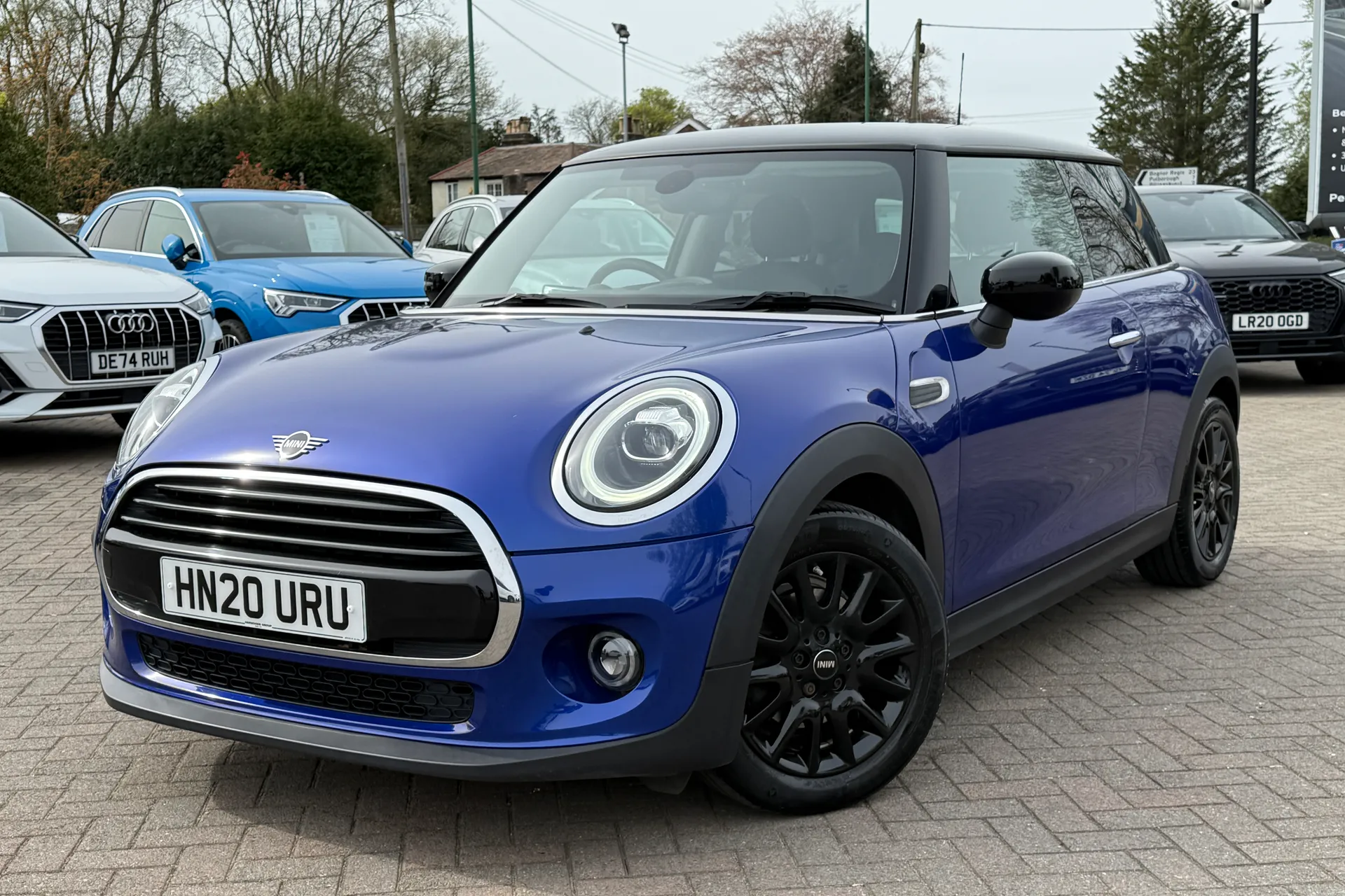MINI HATCHBACK thumbnail image number 19