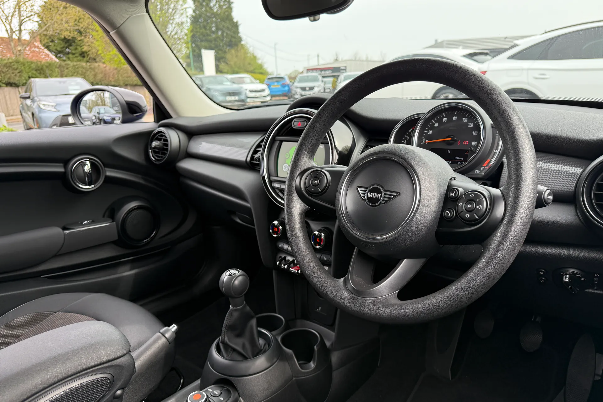 MINI HATCHBACK thumbnail image number 21