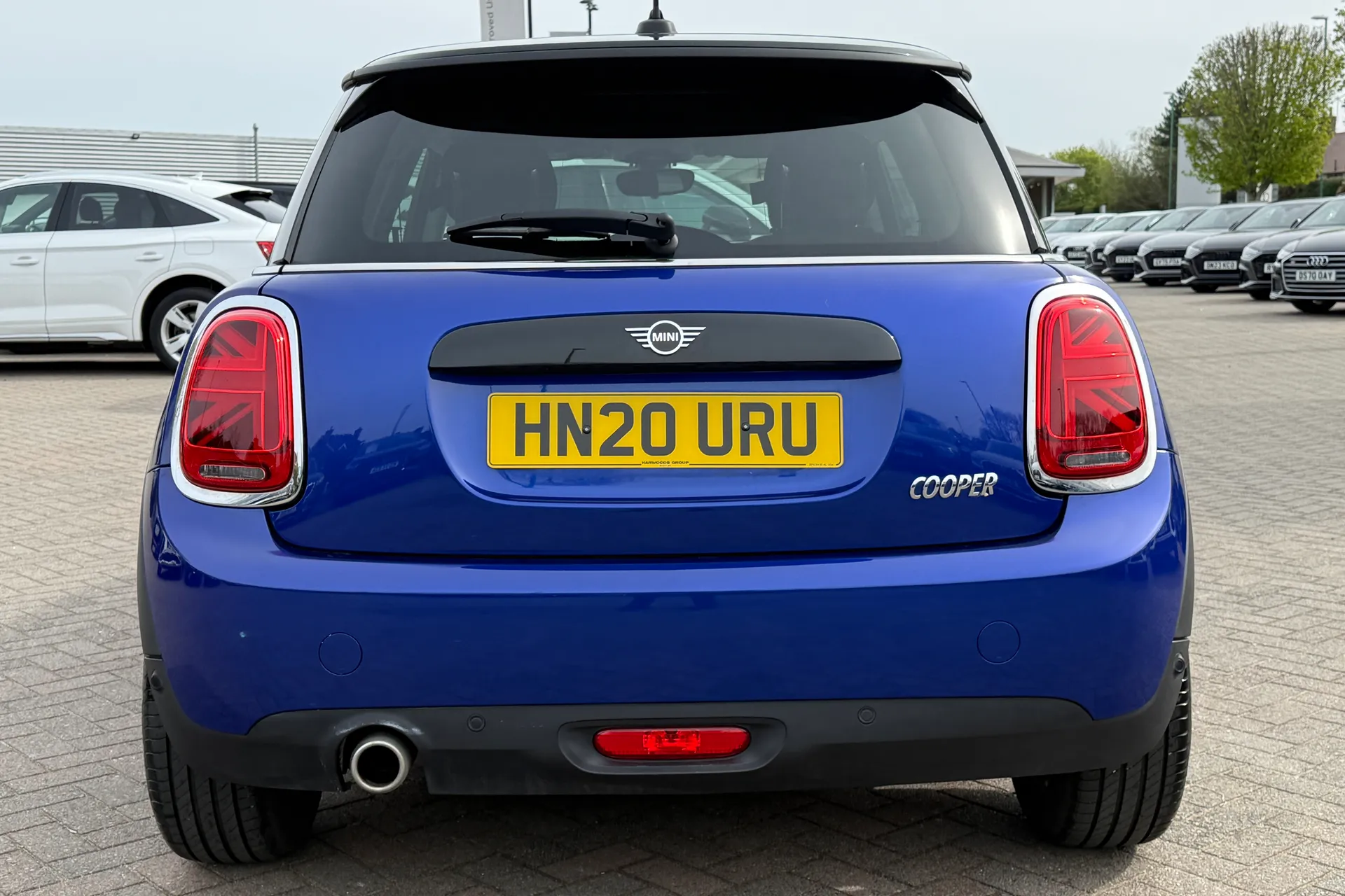 MINI HATCHBACK thumbnail image number 25