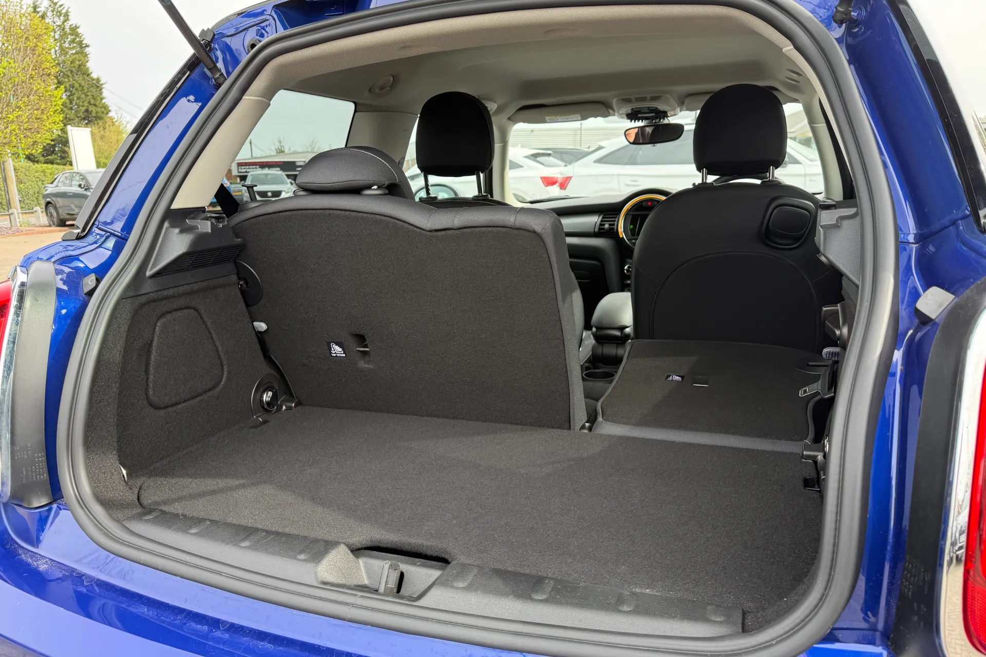 MINI HATCHBACK thumbnail image number 28