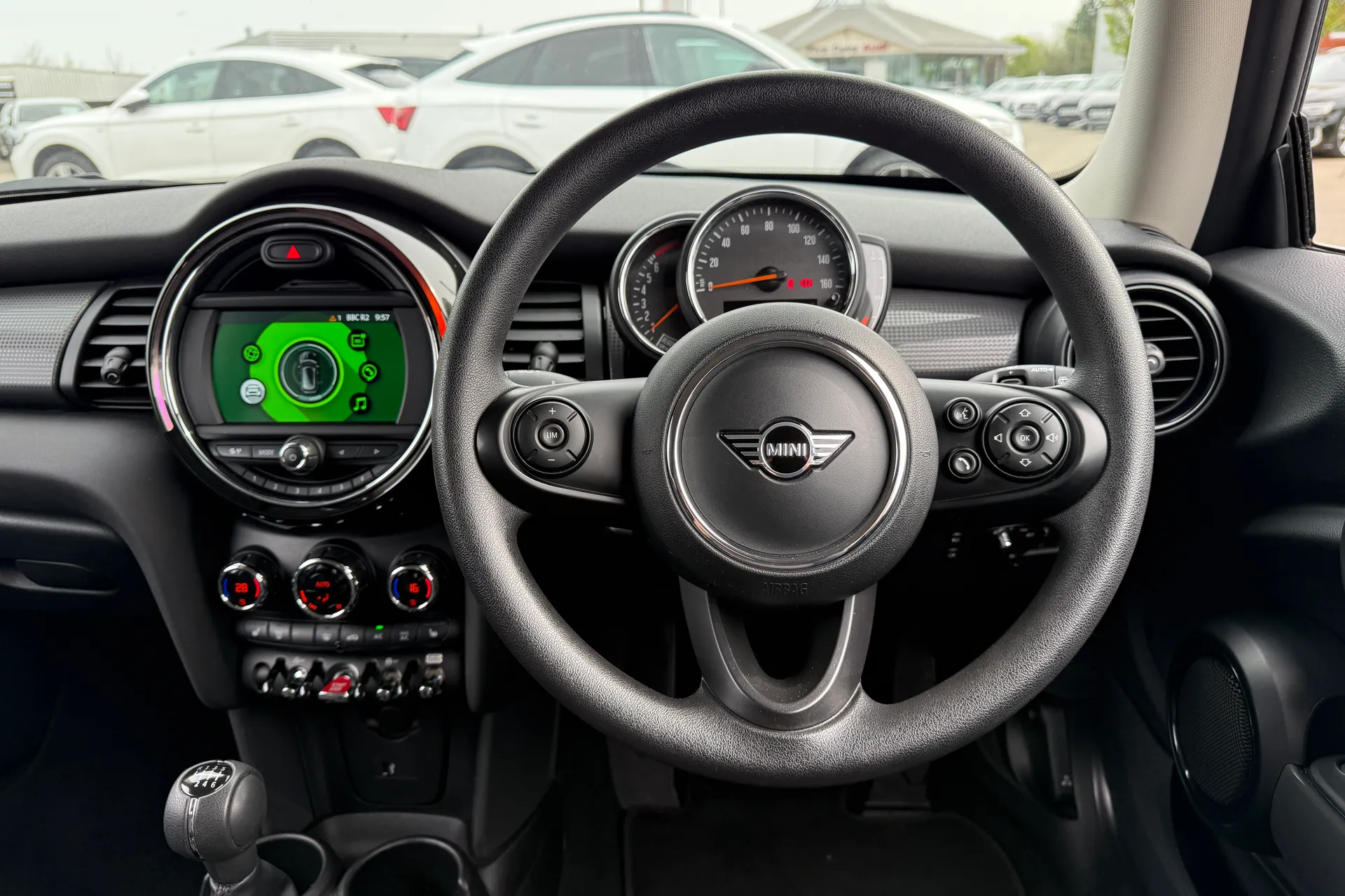 MINI HATCHBACK thumbnail image number 6