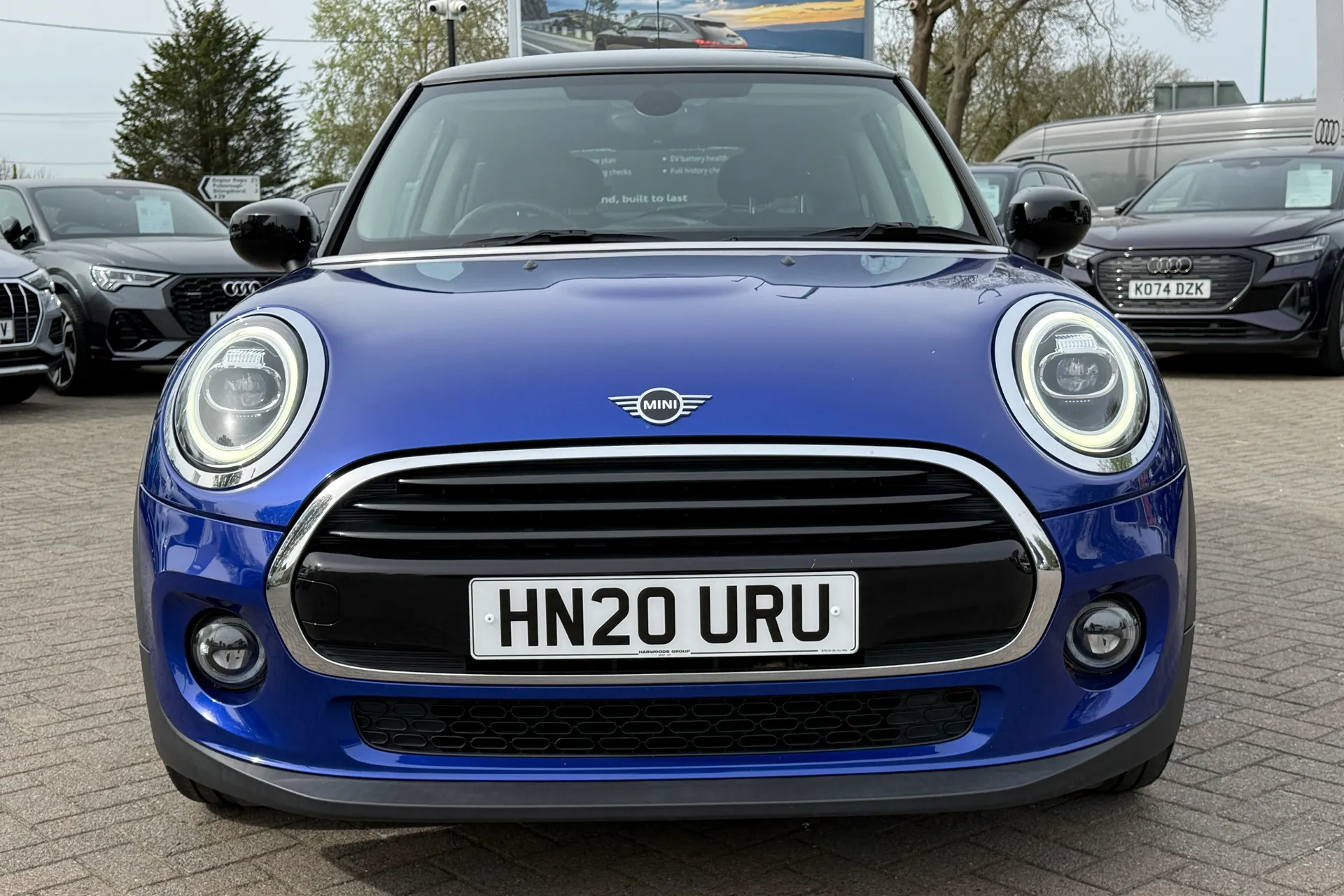 MINI HATCHBACK thumbnail image number 18