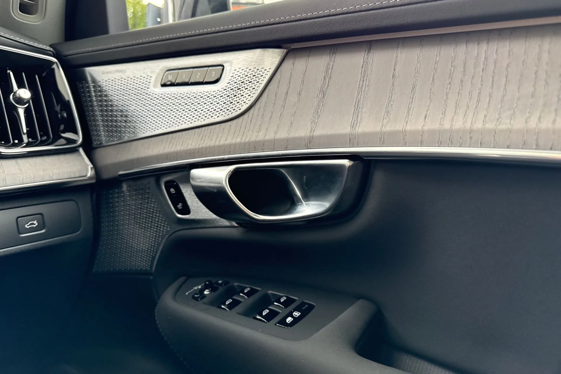 Volvo XC90 thumbnail image number 39