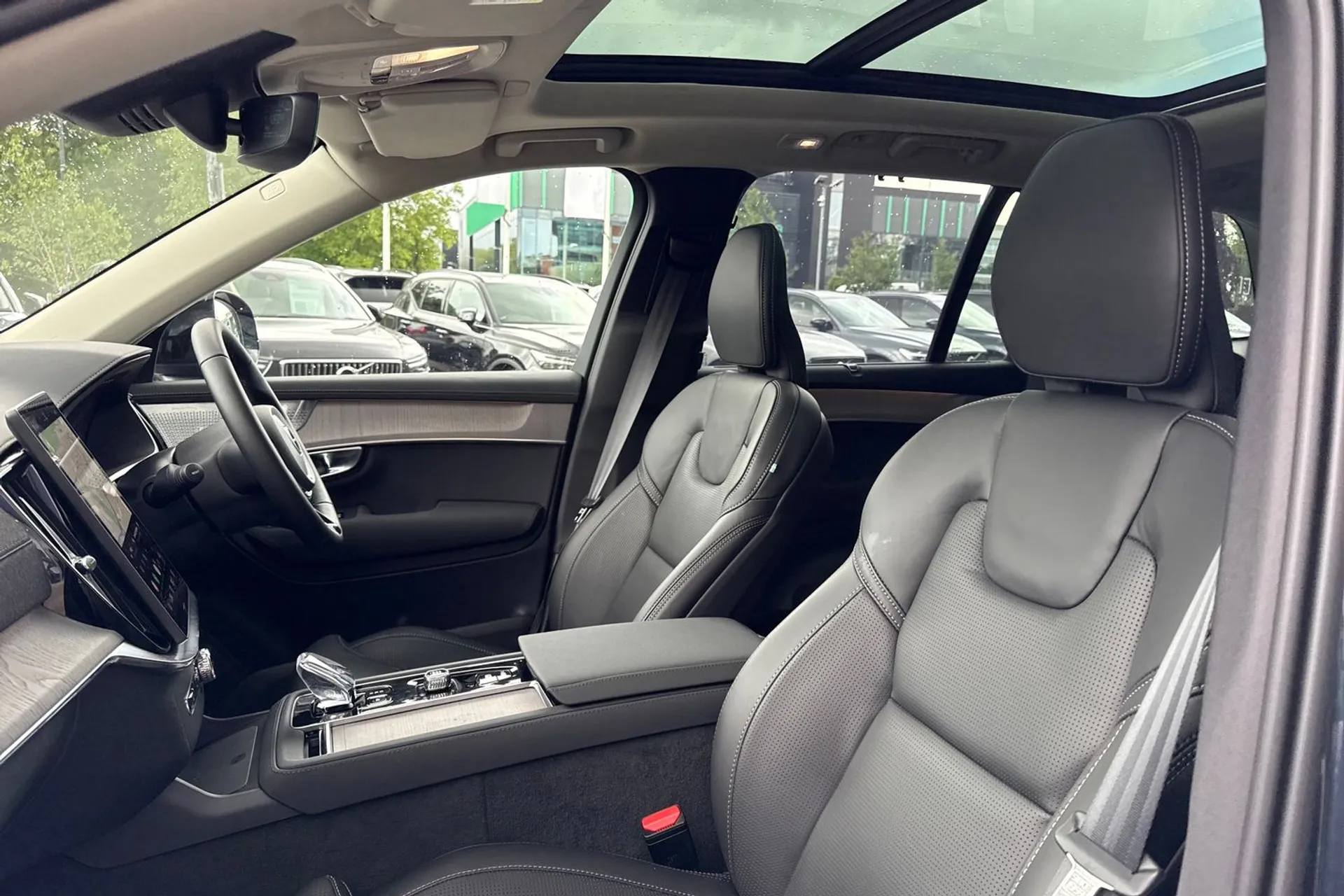 Volvo XC90 thumbnail image number 25