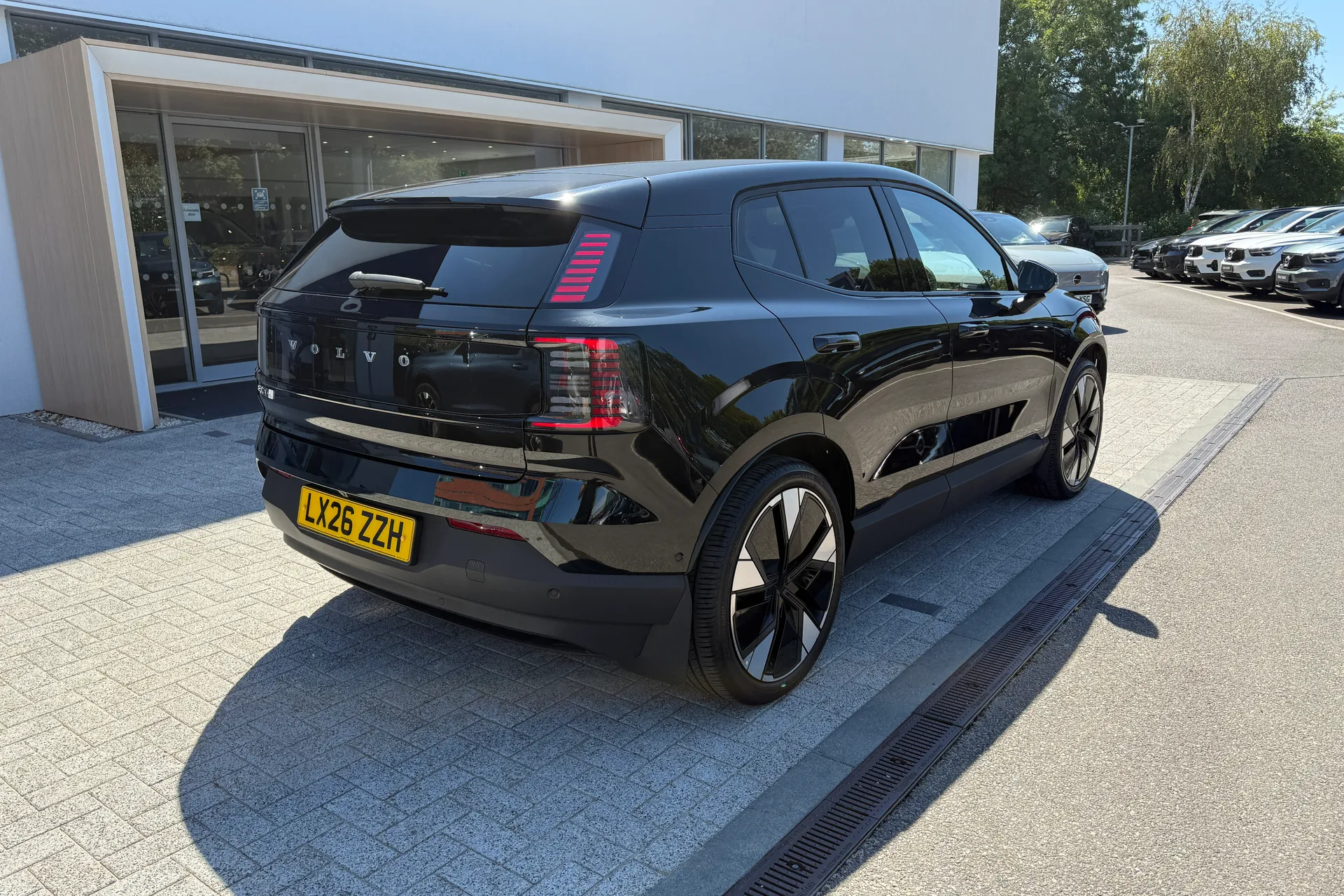 Volvo EX30 thumbnail image number 8