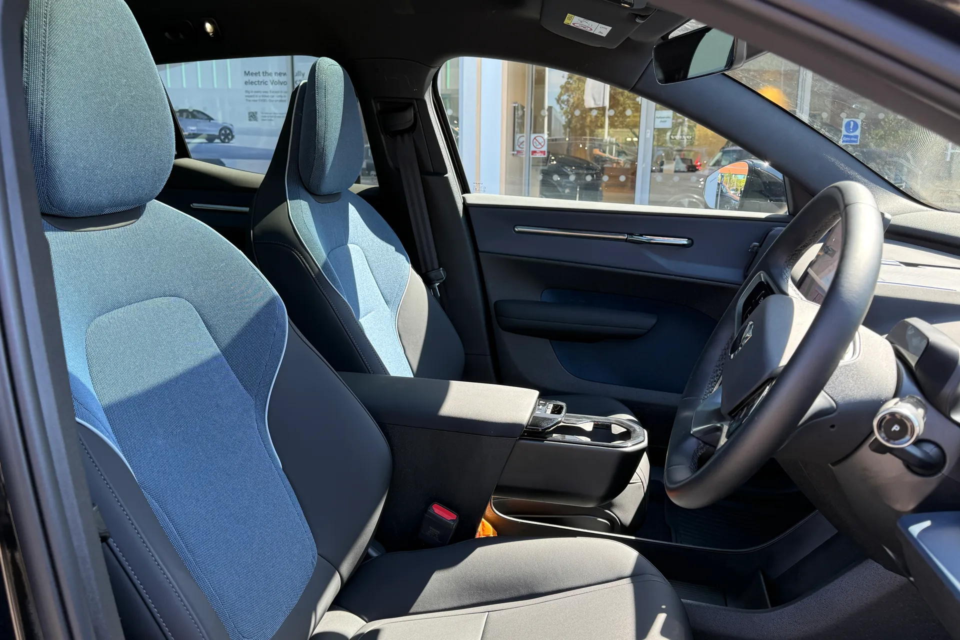 Volvo EX30 thumbnail image number 26