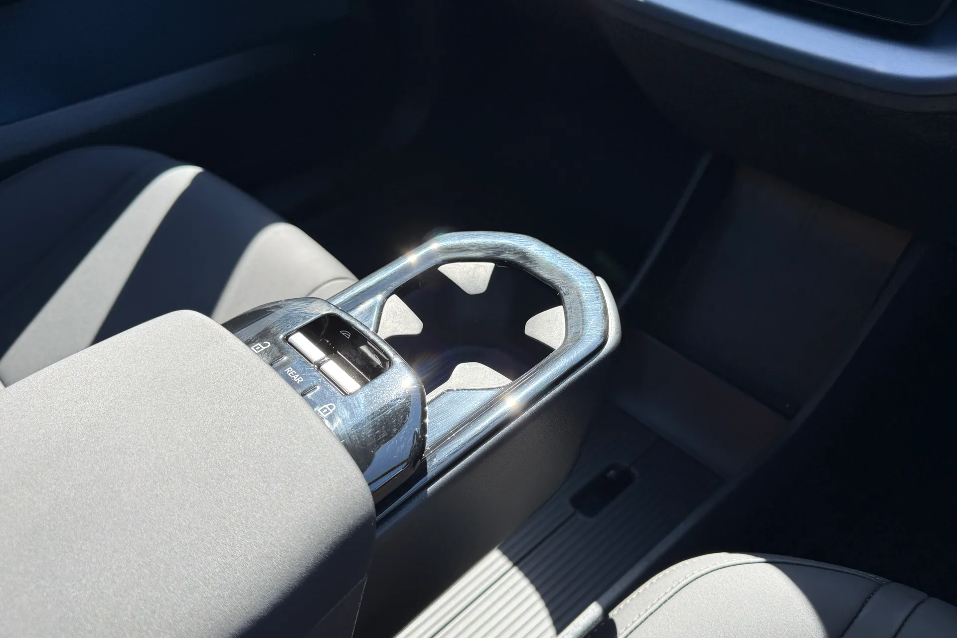 Volvo EX30 thumbnail image number 42
