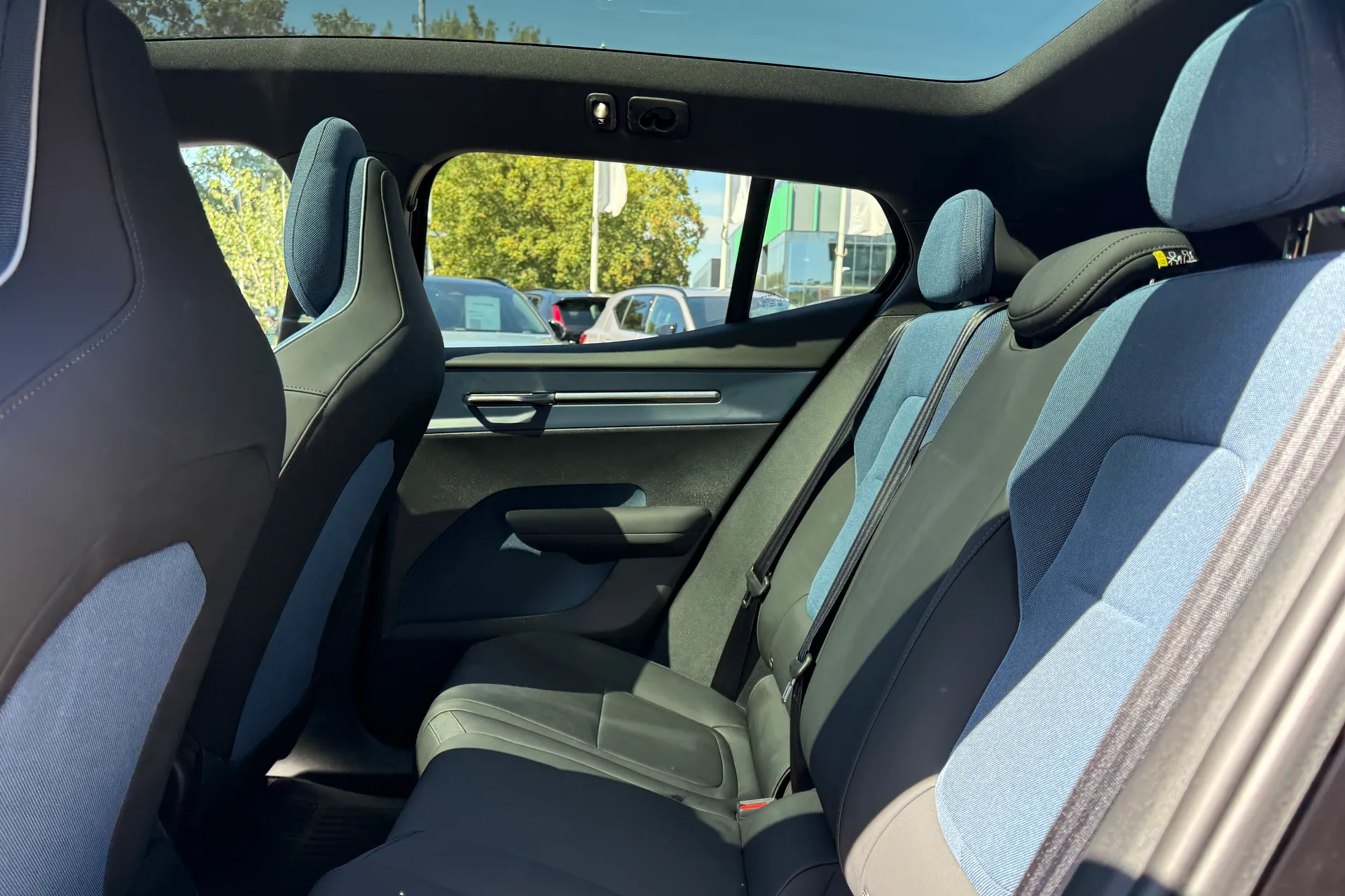 Volvo EX30 thumbnail image number 29