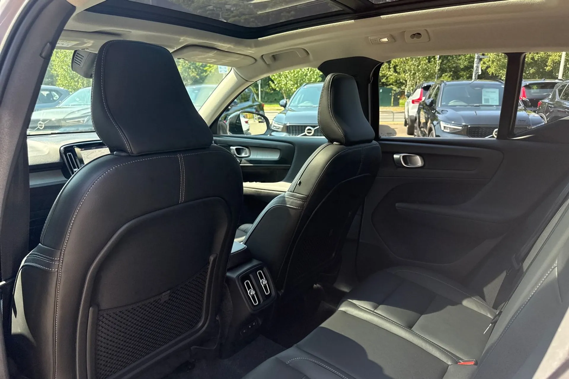 Volvo XC40 thumbnail image number 31