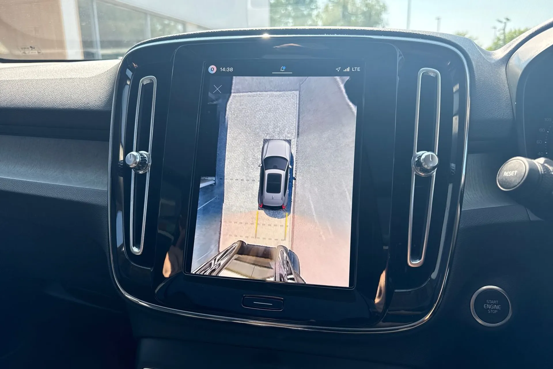 Volvo XC40 thumbnail image number 38