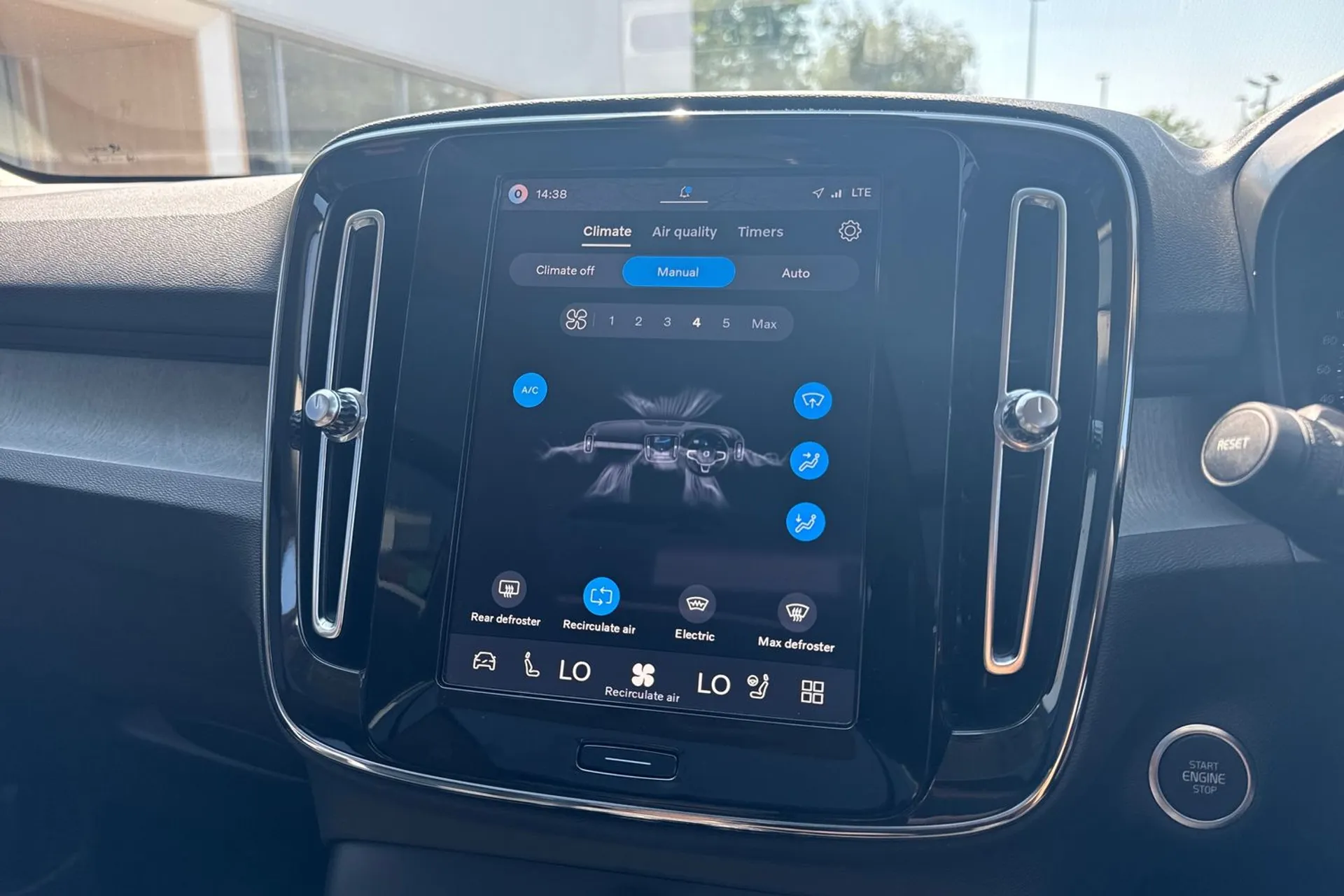 Volvo XC40 thumbnail image number 39