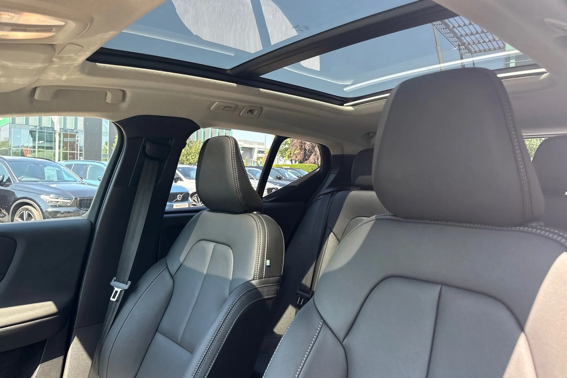 Volvo XC40 thumbnail image number 29