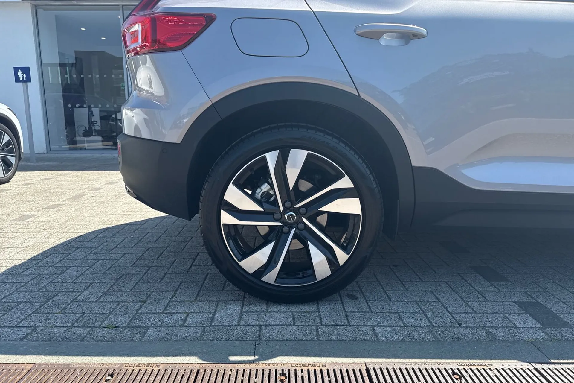 Volvo XC40 thumbnail image number 14