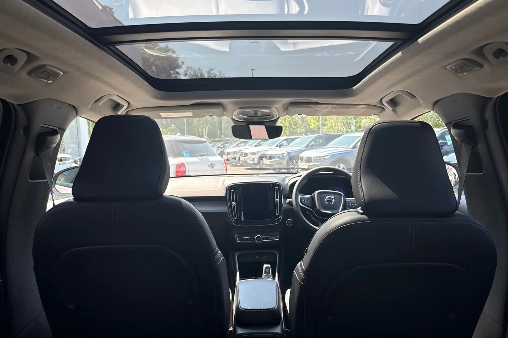 Volvo XC40 thumbnail image number 22