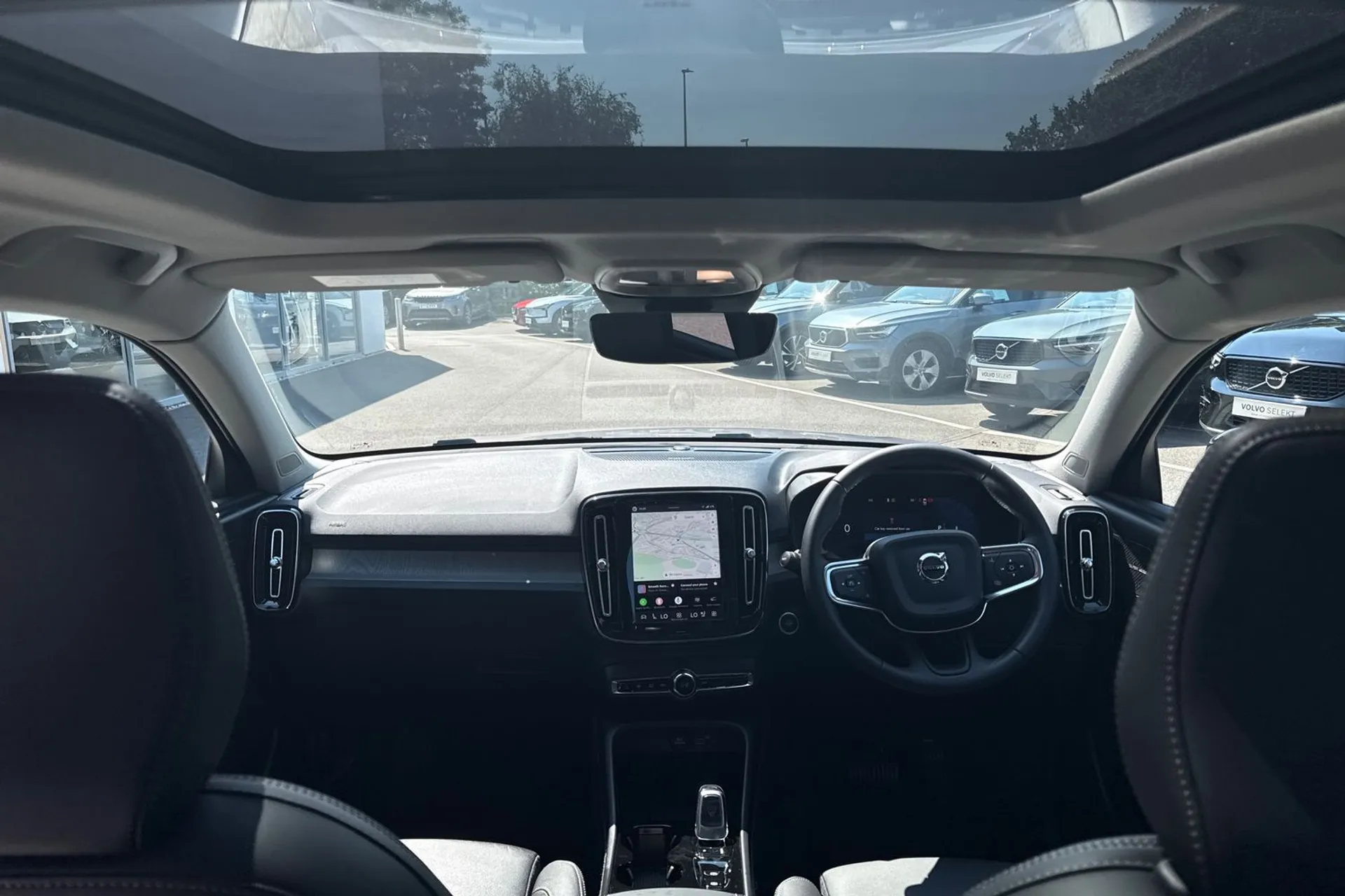 Volvo XC40 thumbnail image number 3