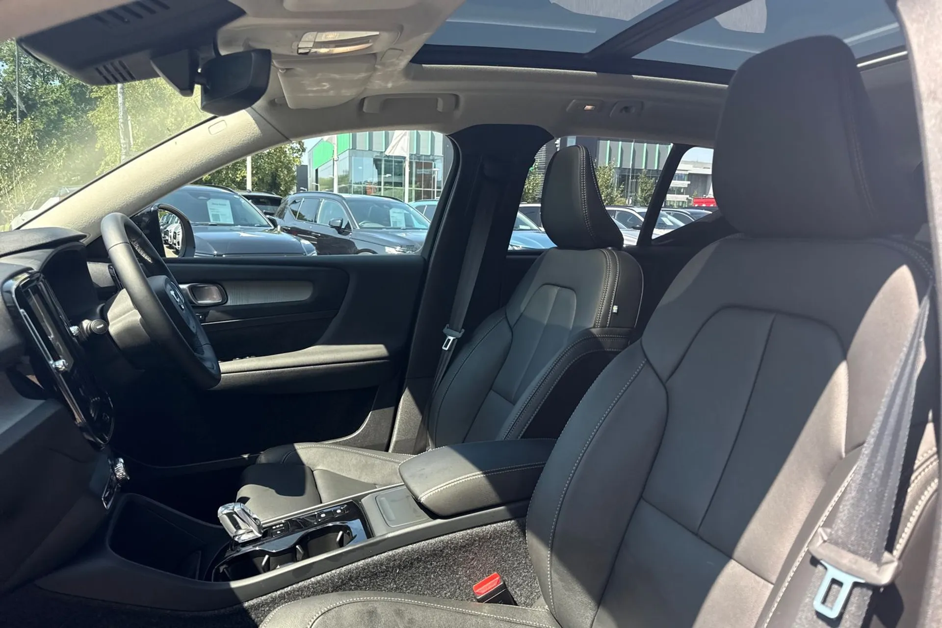 Volvo XC40 thumbnail image number 28