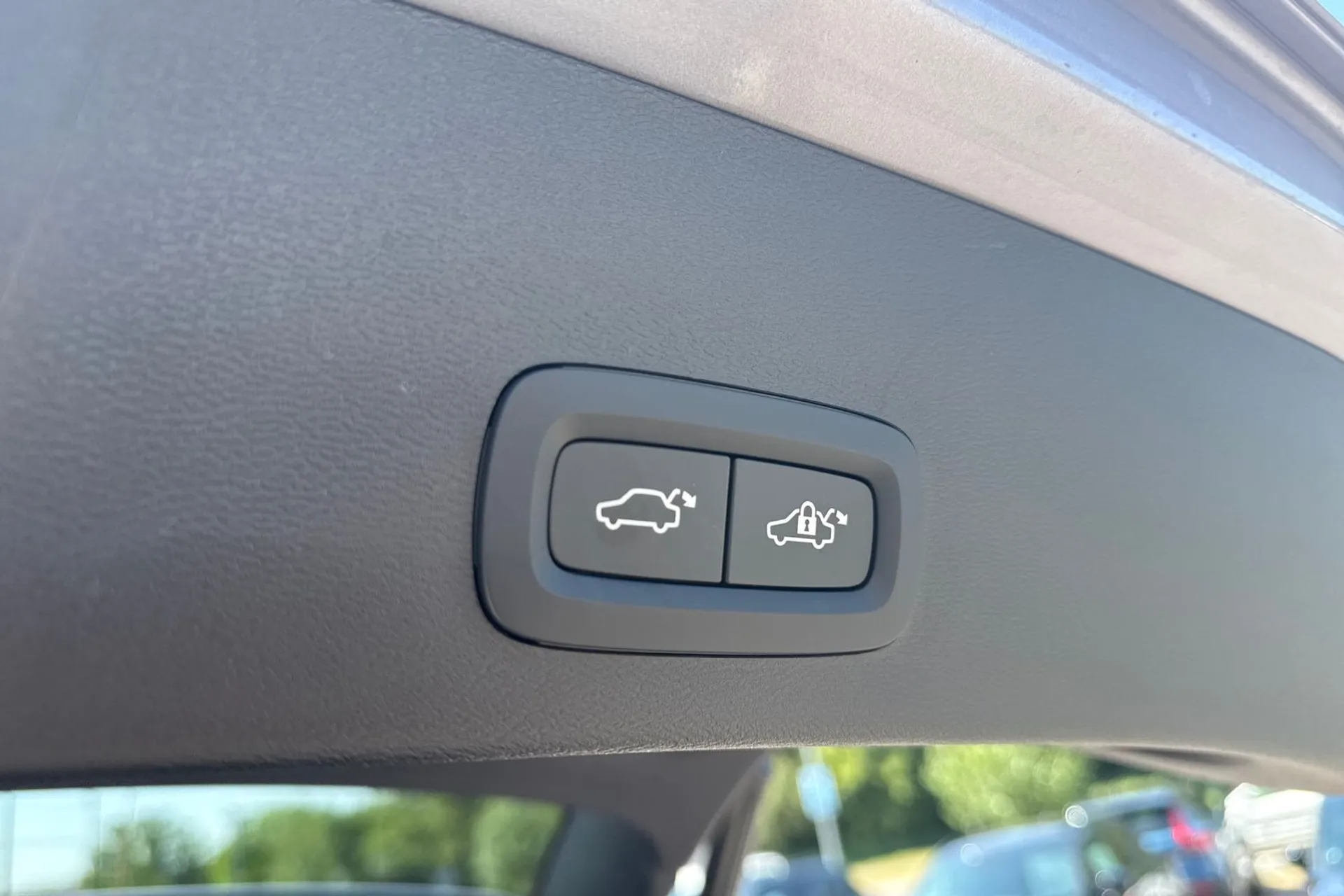 Volvo XC40 thumbnail image number 21