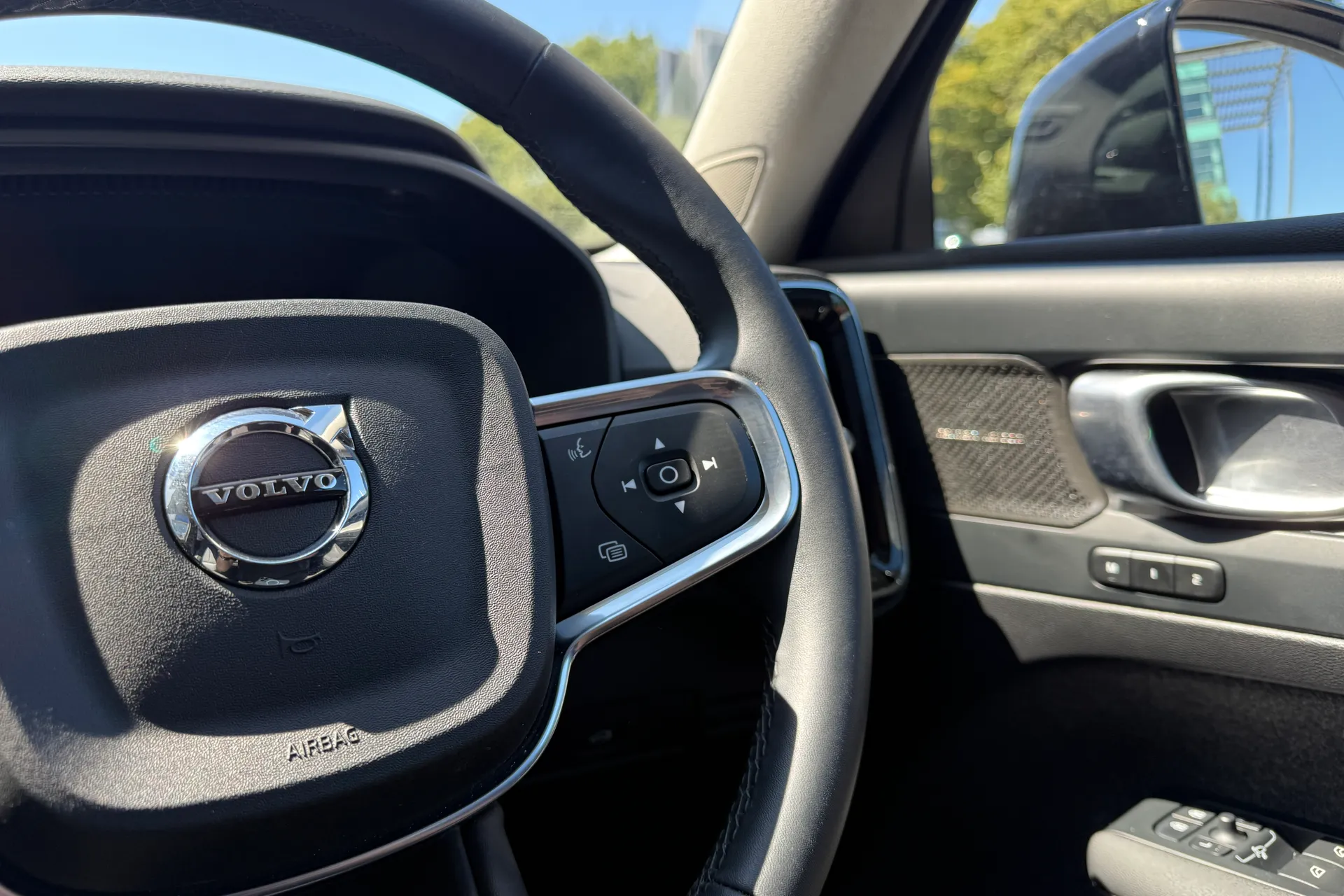 Volvo XC40 thumbnail image number 36