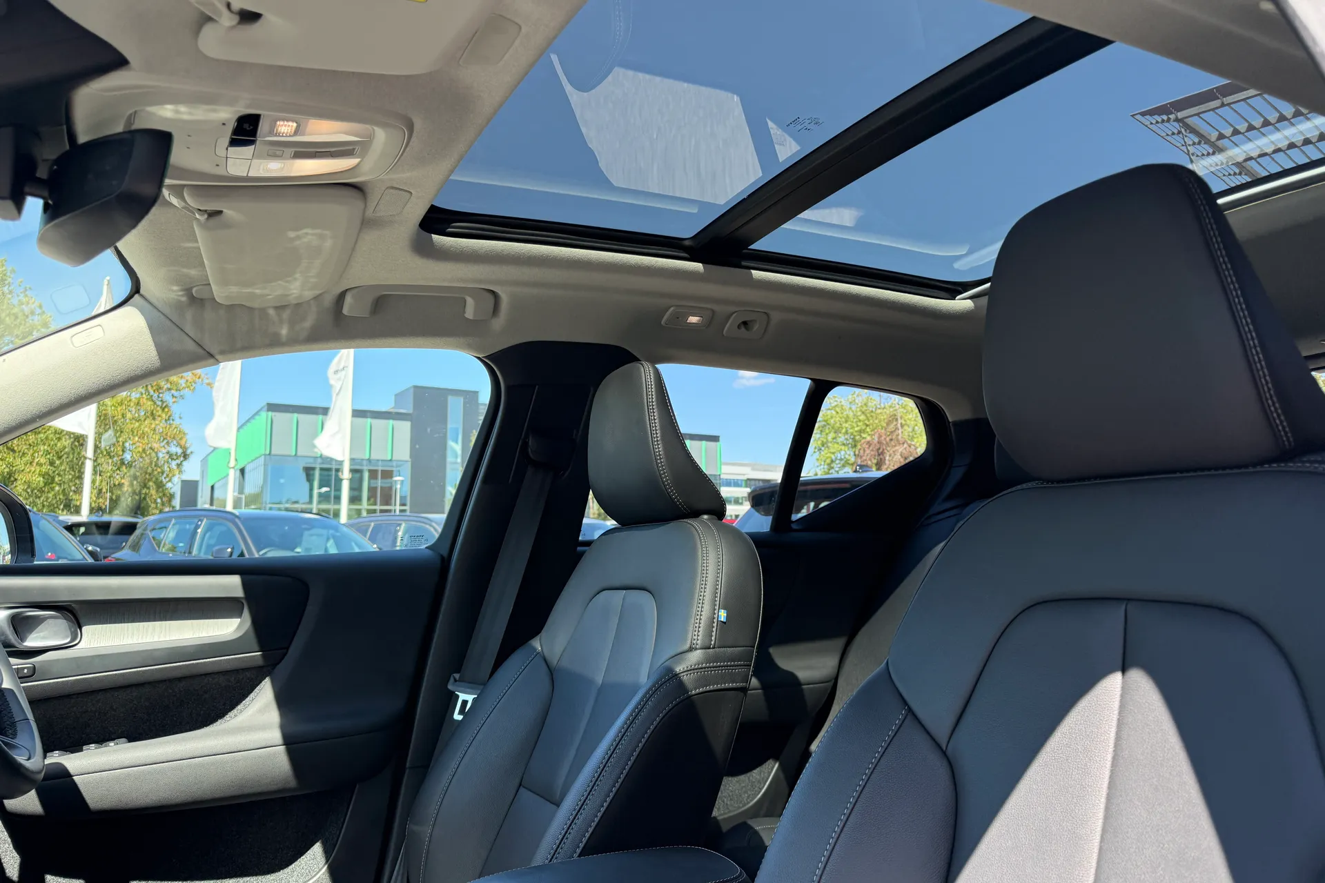 Volvo XC40 thumbnail image number 28
