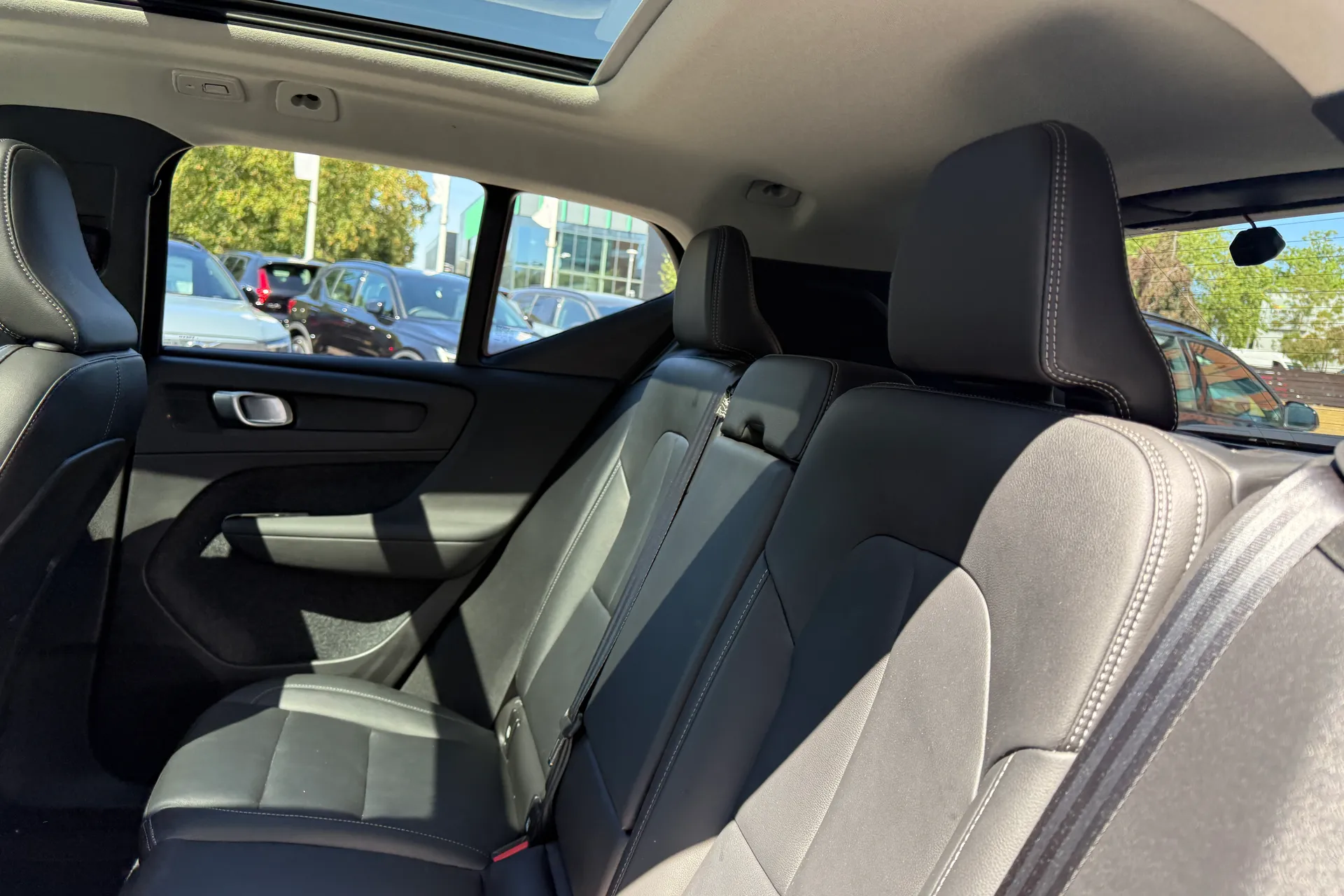 Volvo XC40 thumbnail image number 30