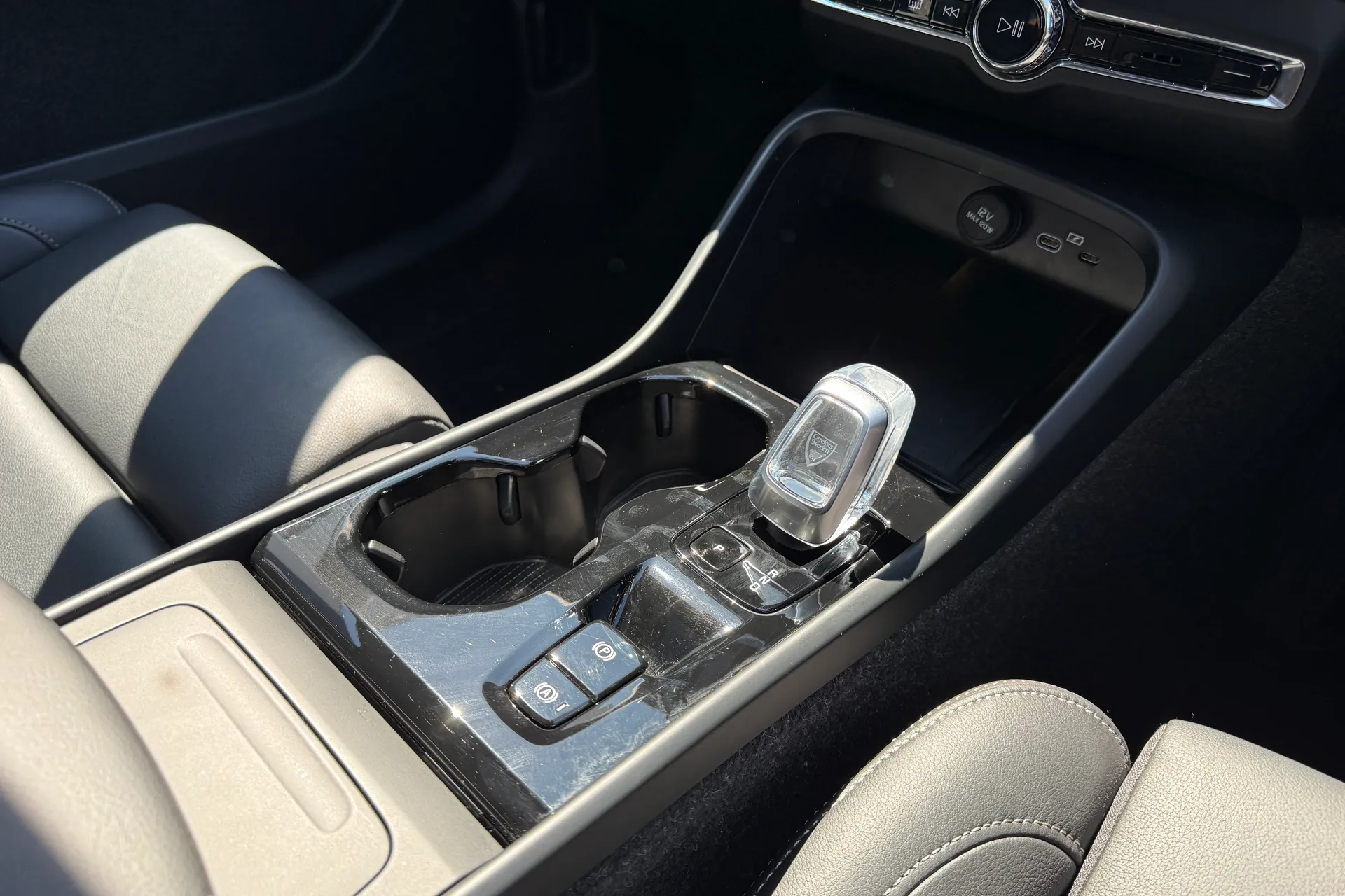 Volvo XC40 thumbnail image number 43