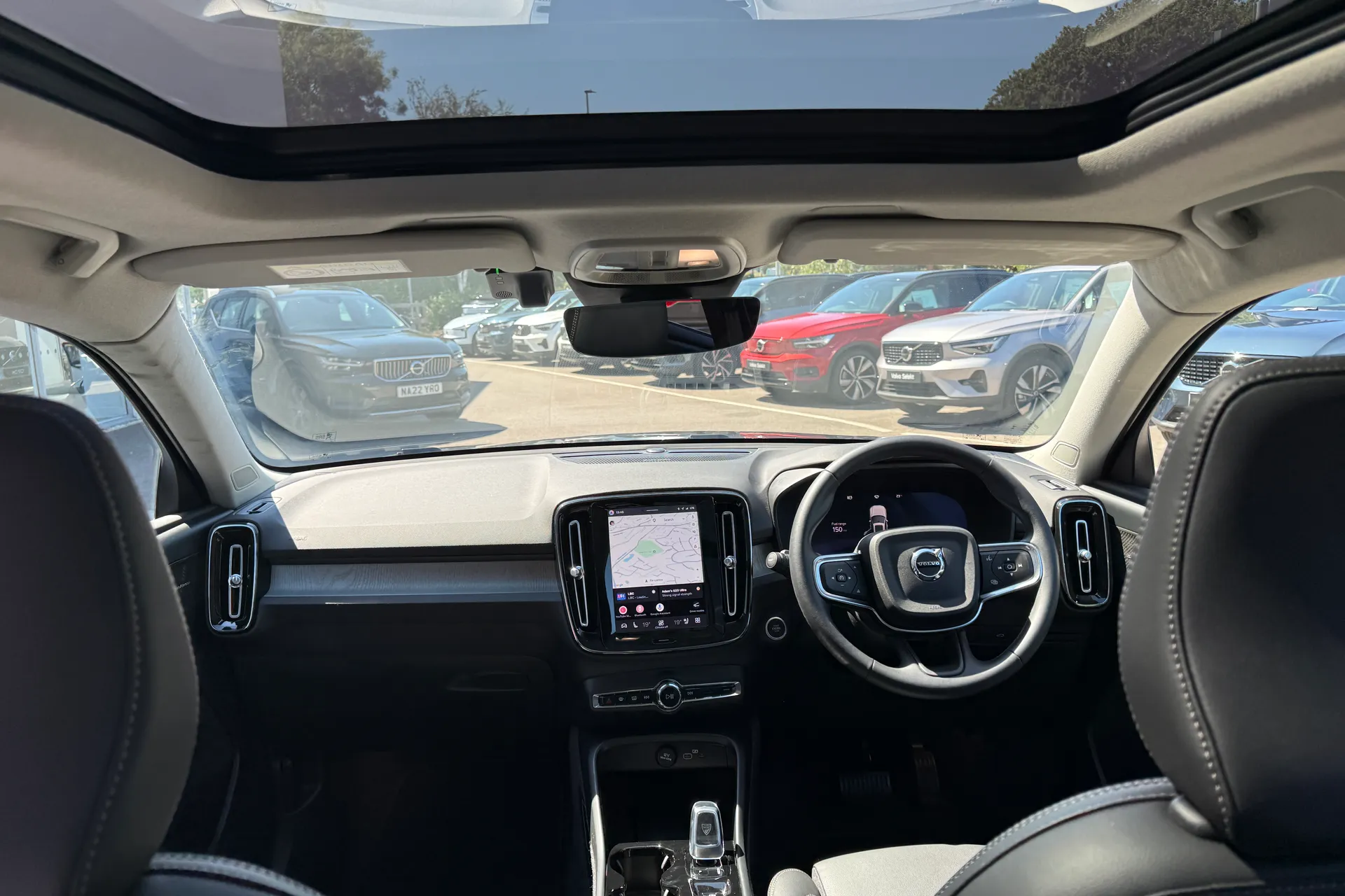 Volvo XC40 thumbnail image number 3
