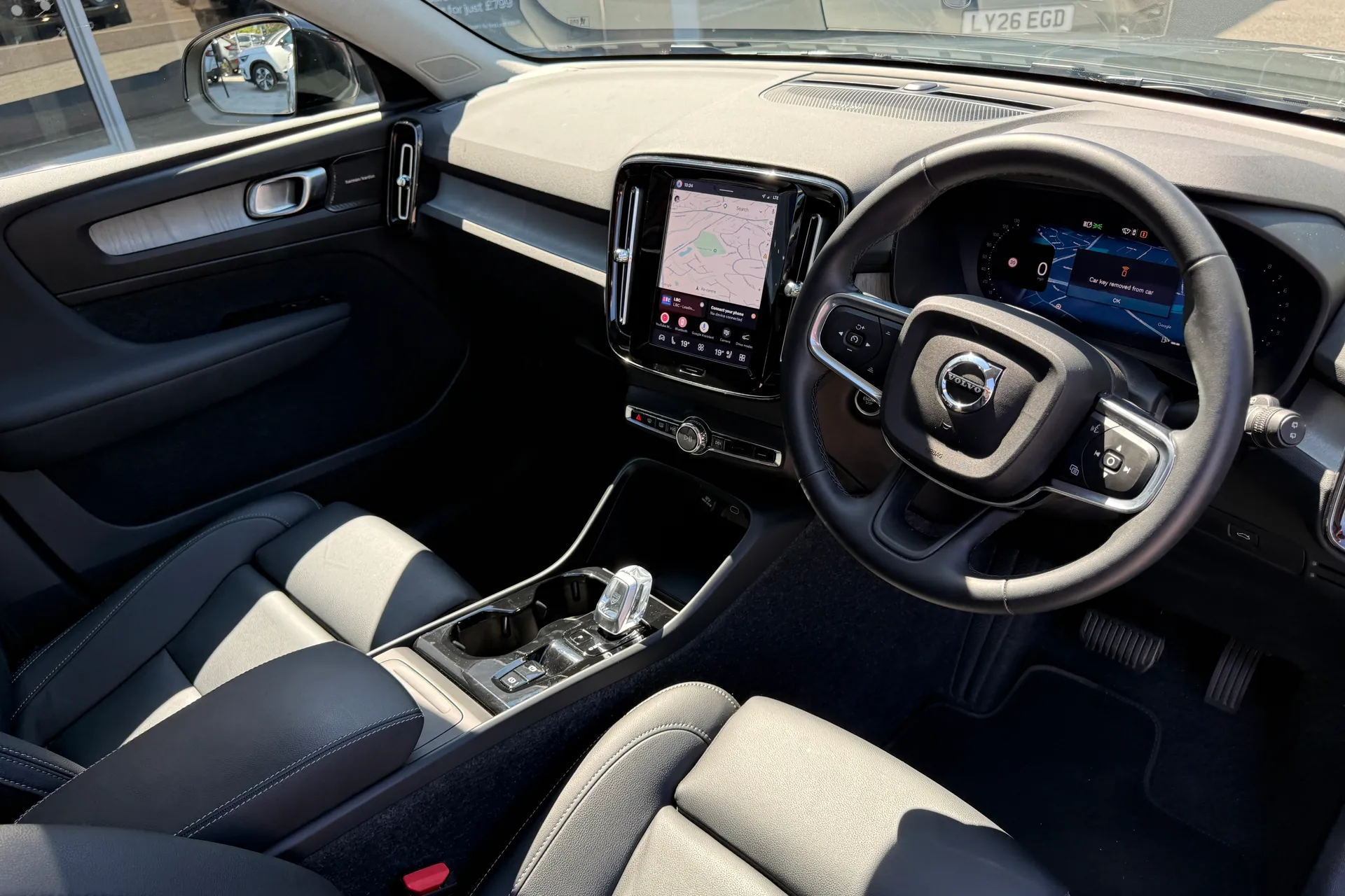 Volvo XC40 thumbnail image number 6