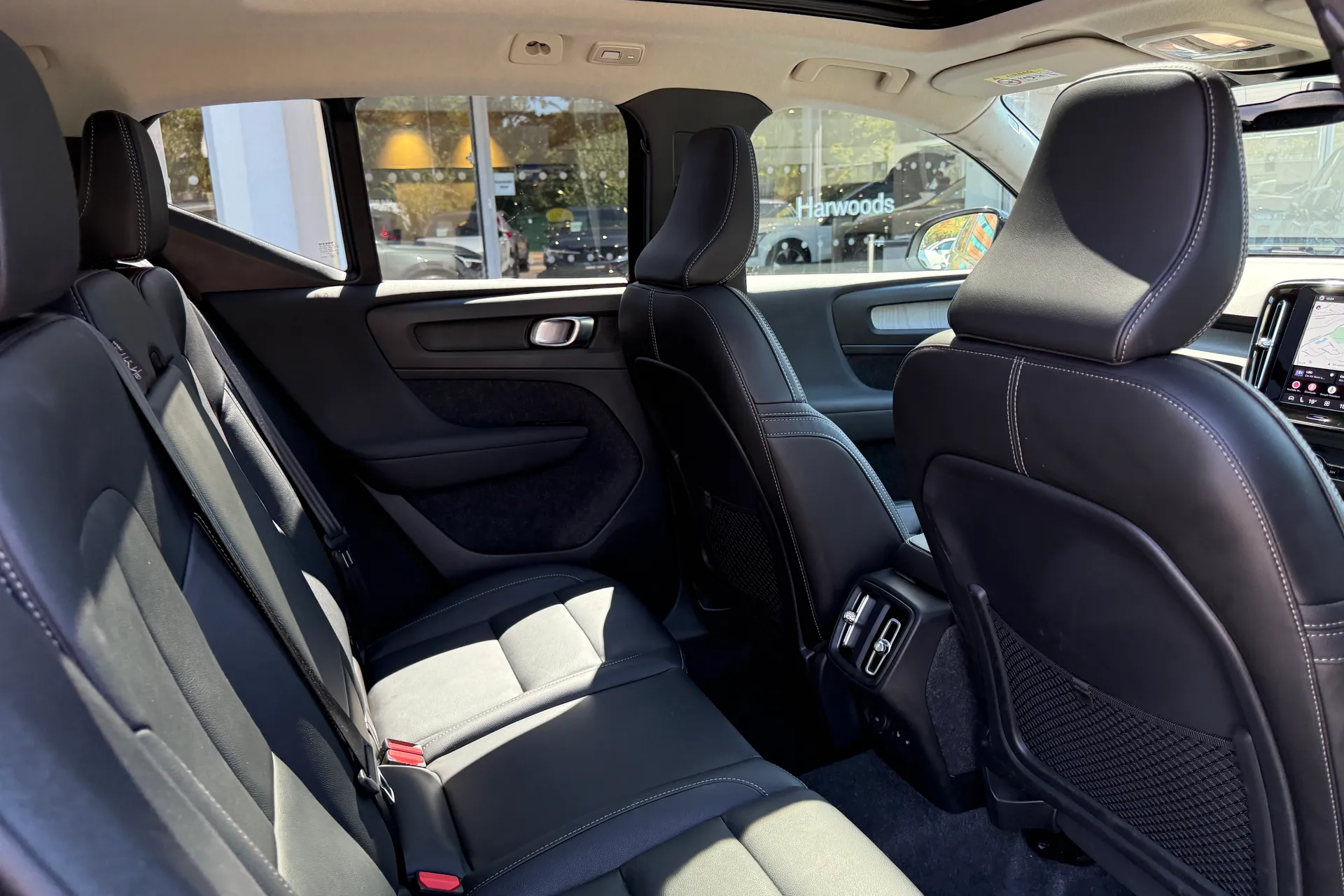 Volvo XC40 thumbnail image number 23